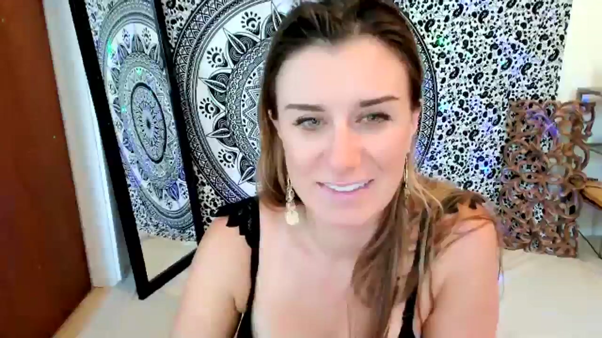 Gallery image thumbnail from AcaciaOracle's myfreecams stream on, 08/25/2023, 24:01 image 9 of 20