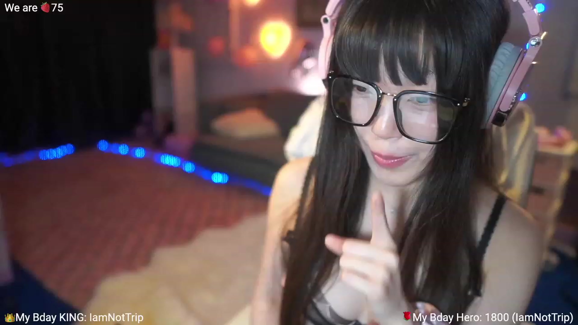 Gallery image thumbnail from AcaiBerry's myfreecams stream on, 02/01/2023, 08:12 image 7 of 20