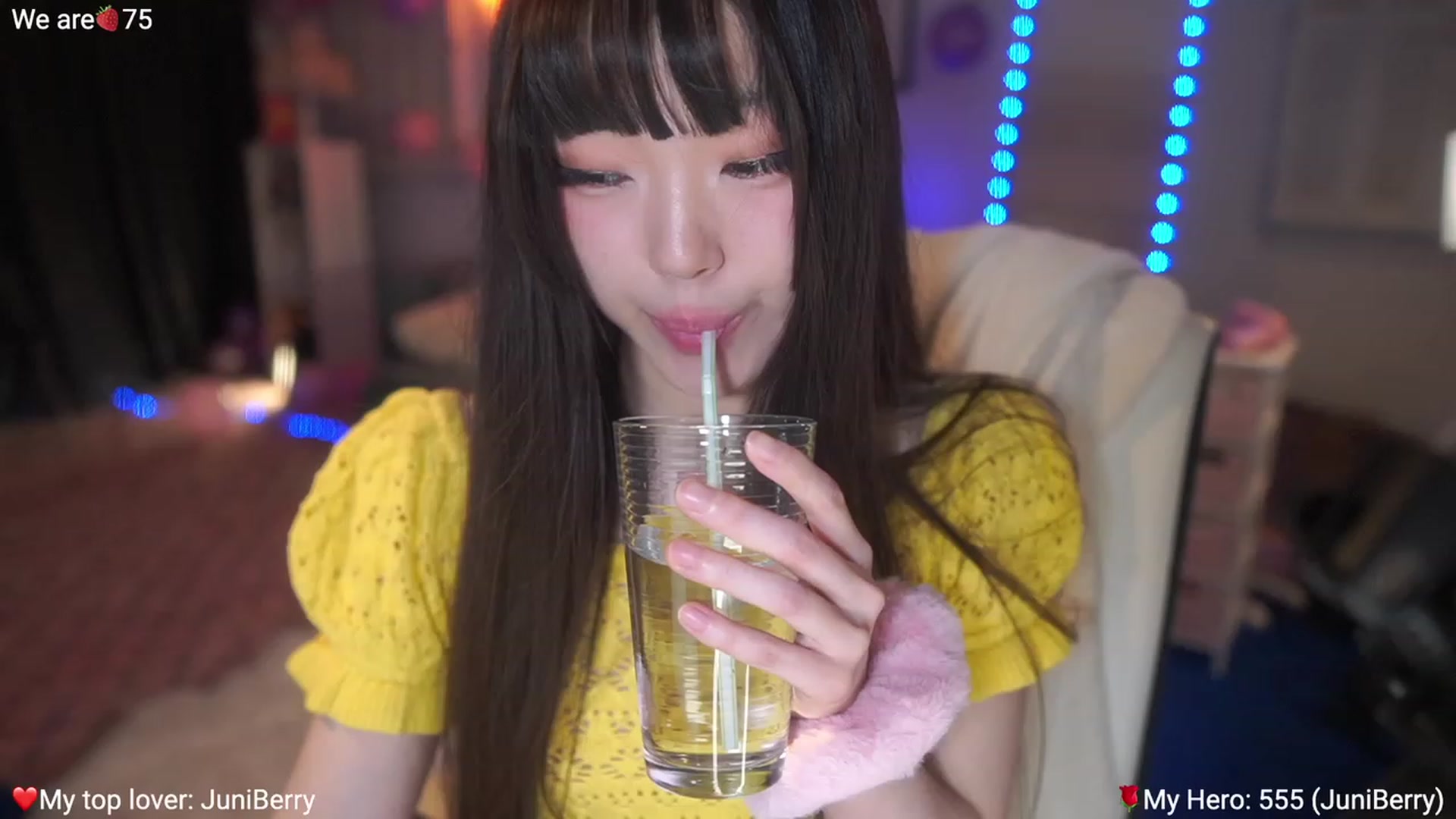 Gallery image thumbnail from AcaiBerry's myfreecams stream on, 02/23/2023, 05:05 image 15 of 20