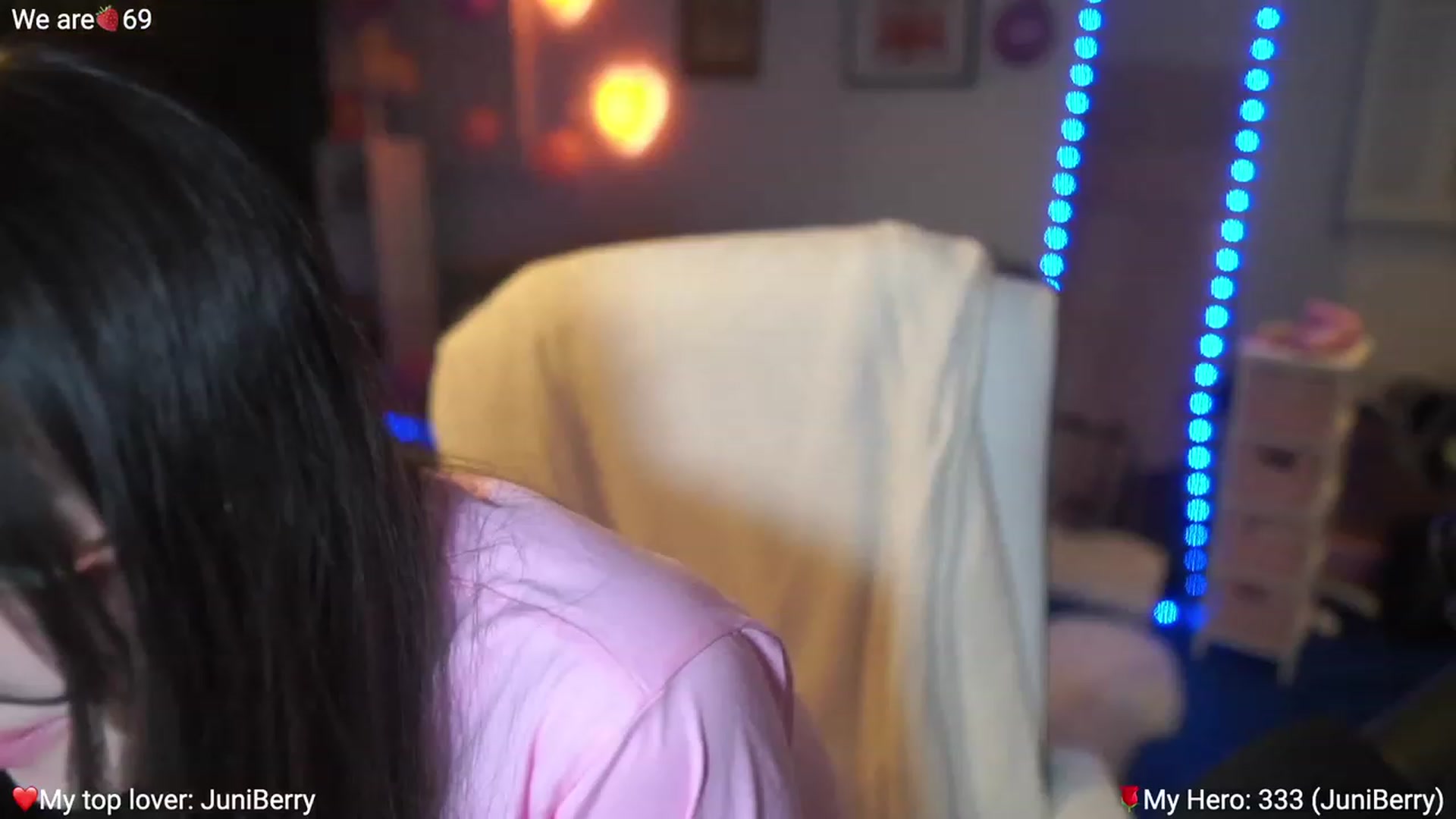 Gallery image thumbnail from AcaiBerry's myfreecams stream on, 03/01/2023, 05:24 image 15 of 20