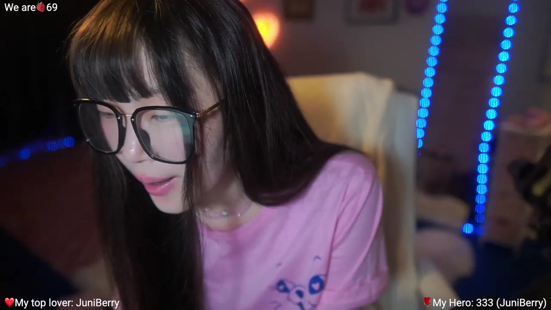 Gallery image thumbnail from AcaiBerry's myfreecams stream on, 03/01/2023, 05:24 image 10 of 20