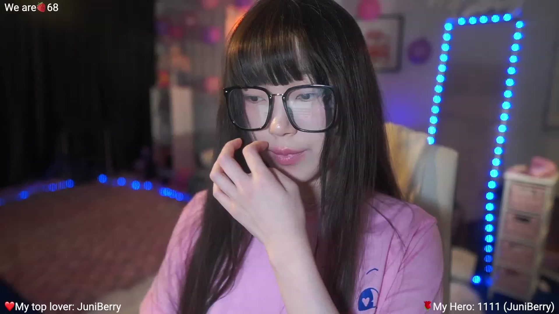 Gallery image thumbnail from AcaiBerry's myfreecams stream on, 03/01/2023, 08:08 image 3 of 20