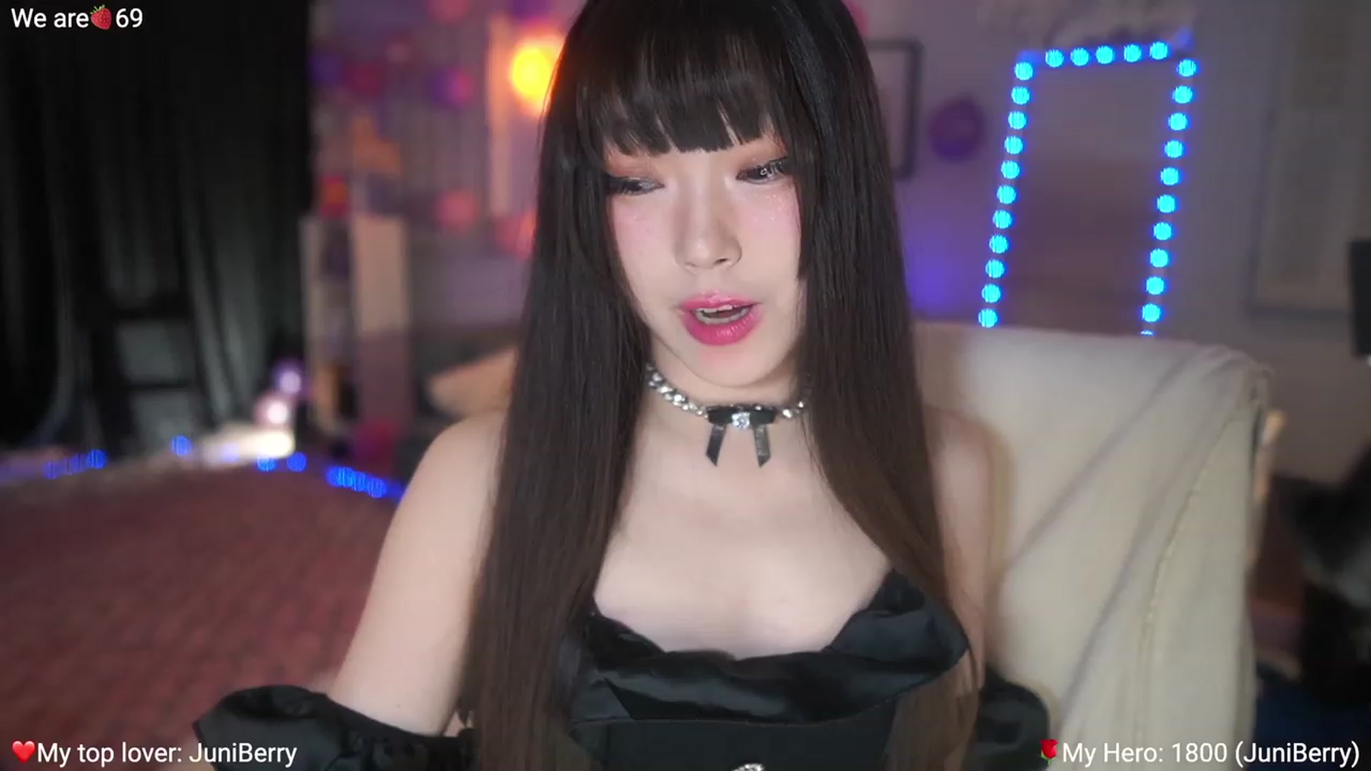 Gallery image thumbnail from AcaiBerry's myfreecams stream on, 03/02/2023, 05:03 image 11 of 20