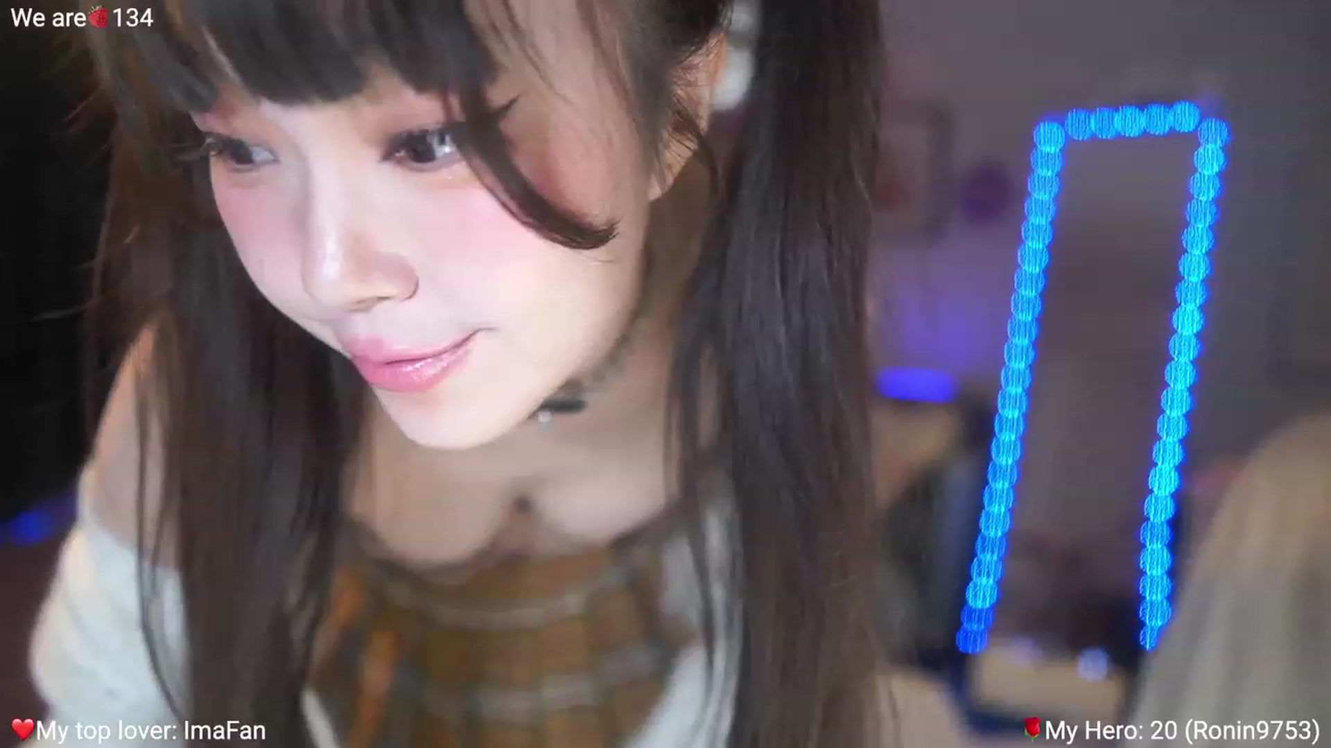 Gallery image thumbnail from AcaiBerry's myfreecams stream on, 03/04/2023, 06:41 image 4 of 20
