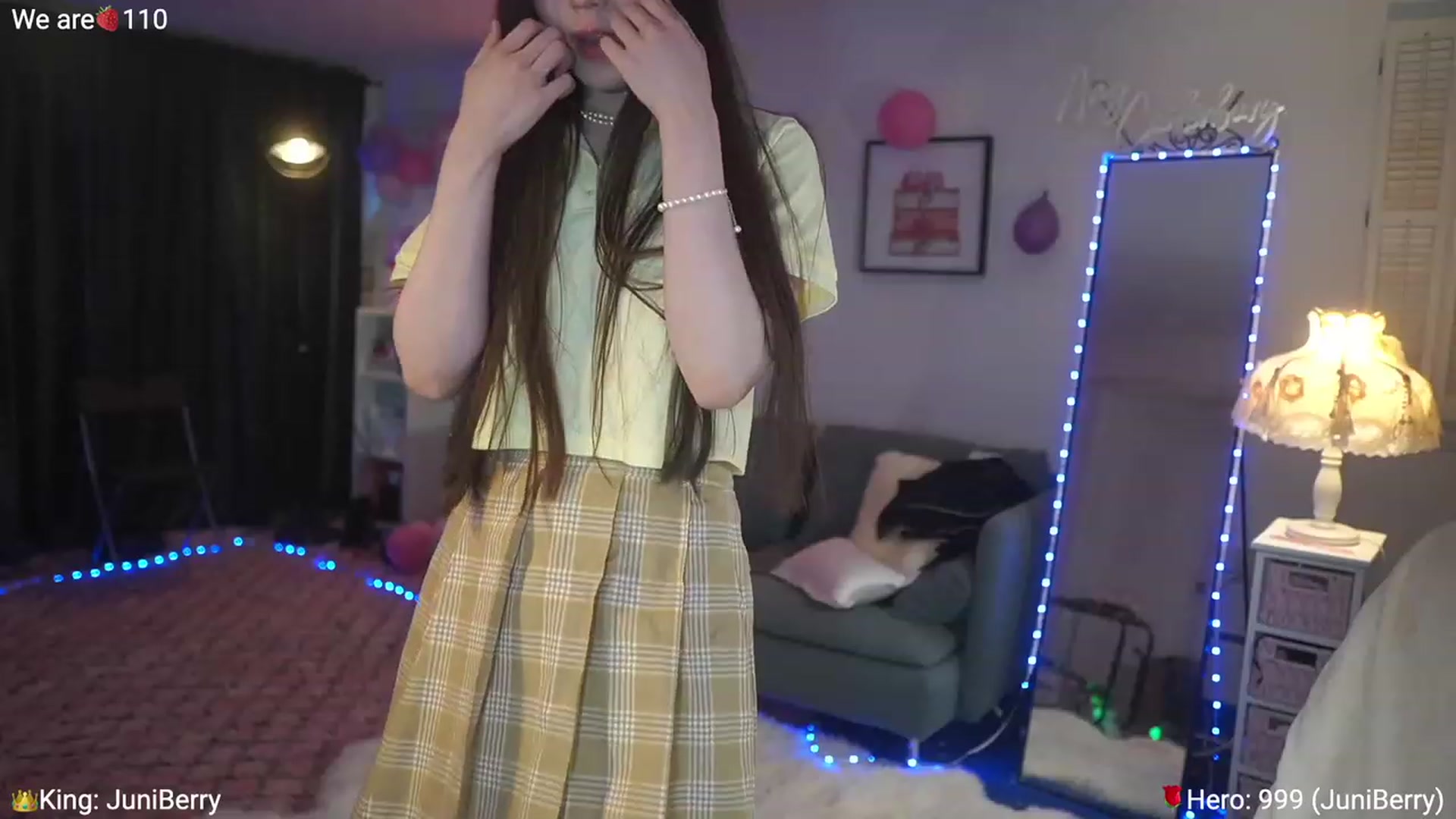 Gallery image thumbnail from AcaiBerry's myfreecams stream on, 03/16/2023, 06:09 image 9 of 20