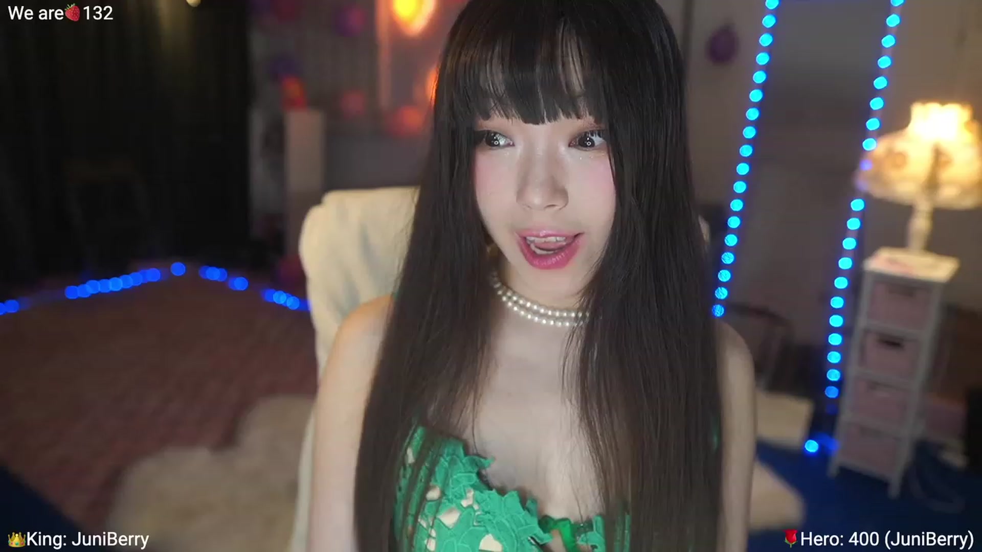 Gallery image thumbnail from AcaiBerry's myfreecams stream on, 03/18/2023, 06:17 image 2 of 20