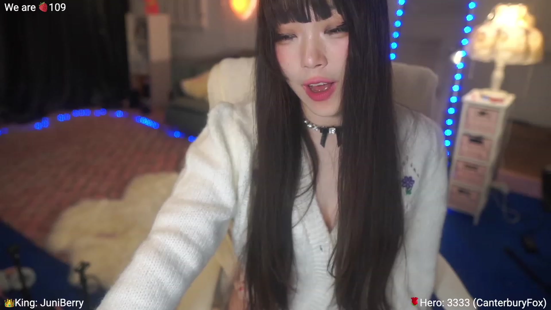 Gallery image thumbnail from AcaiBerry's myfreecams stream on, 04/09/2023, 07:20 image 13 of 20