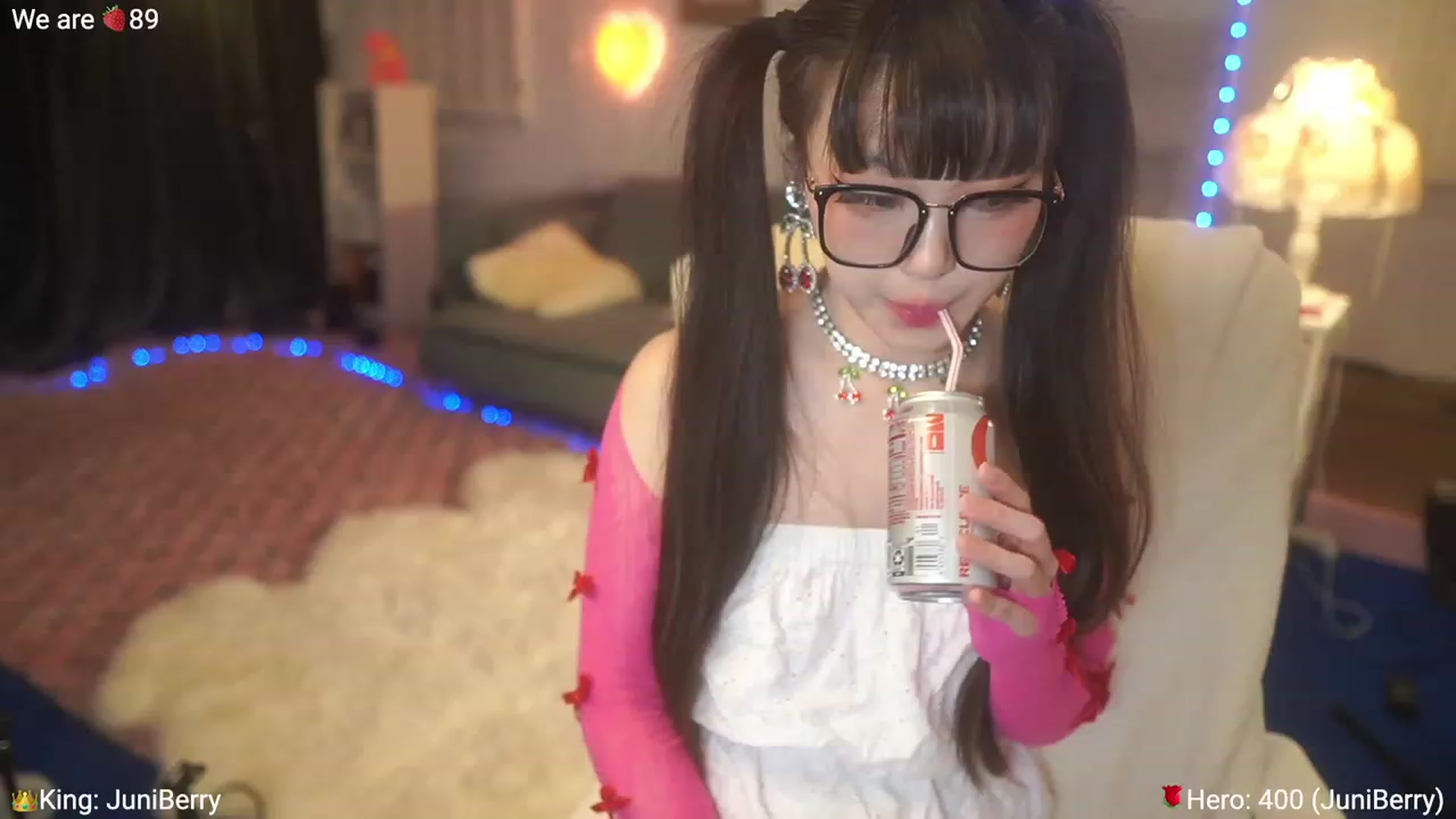 Gallery image thumbnail from AcaiBerry's myfreecams stream on, 04/15/2023, 07:26 image 2 of 20