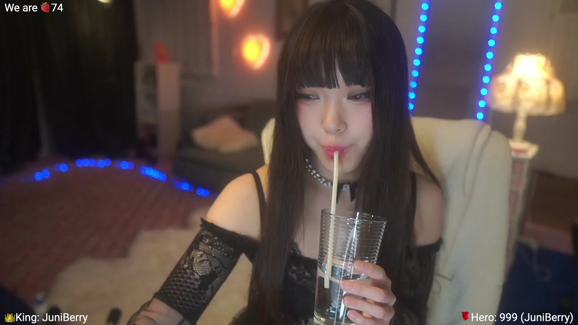 Gallery image thumbnail from AcaiBerry's myfreecams stream on, 04/20/2023, 03:56 image 12 of 20