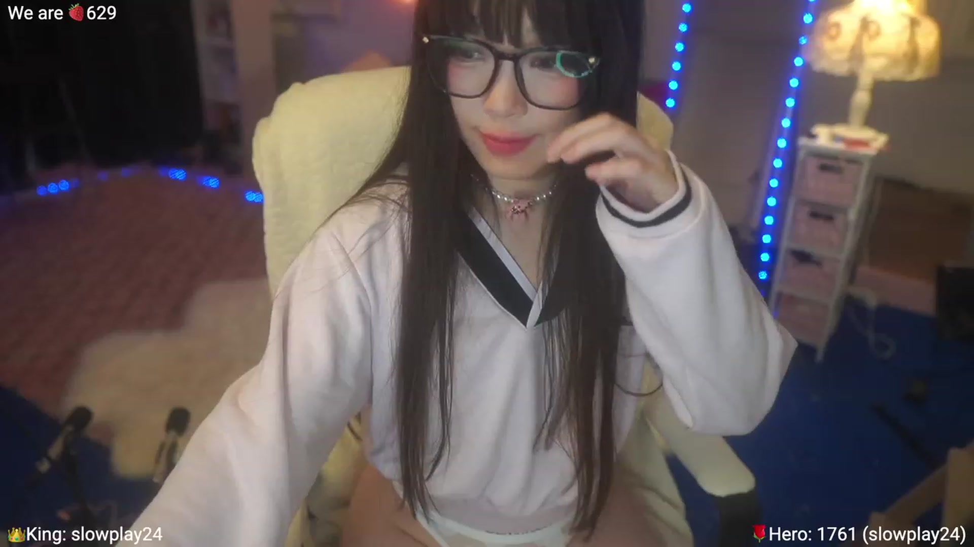 Gallery image thumbnail from AcaiBerry's myfreecams stream on, 05/04/2023, 06:37 image 6 of 20
