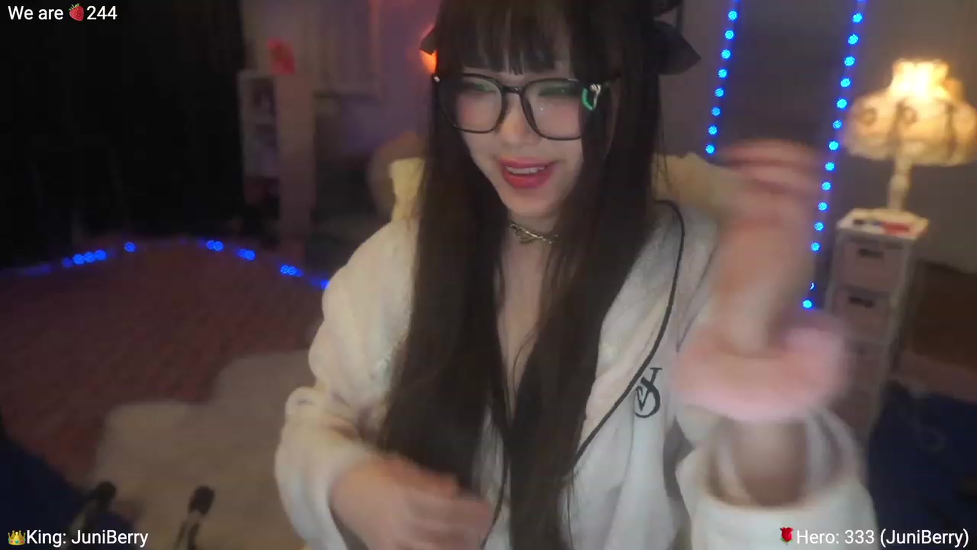 Gallery image thumbnail from AcaiBerry's myfreecams stream on, 05/06/2023, 06:01 image 3 of 20
