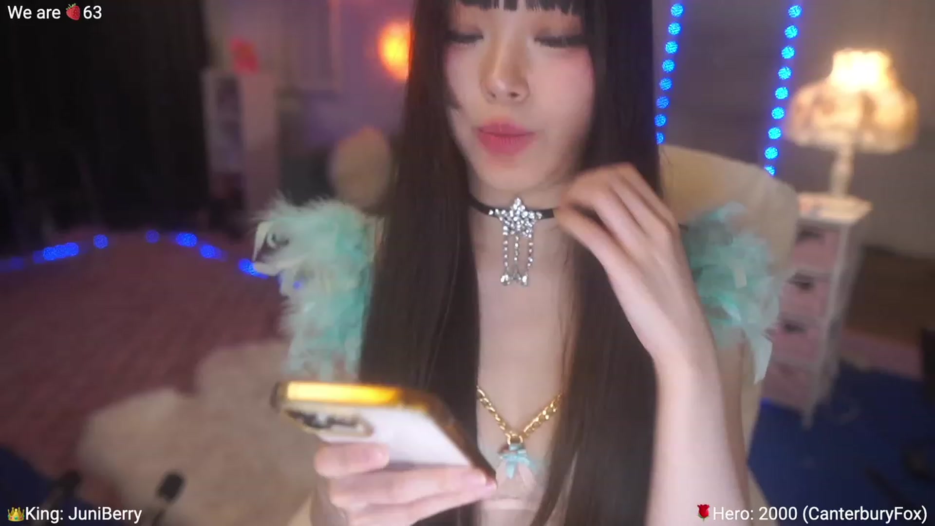 Gallery image thumbnail from AcaiBerry's myfreecams stream on, 05/13/2023, 07:41 image 13 of 20