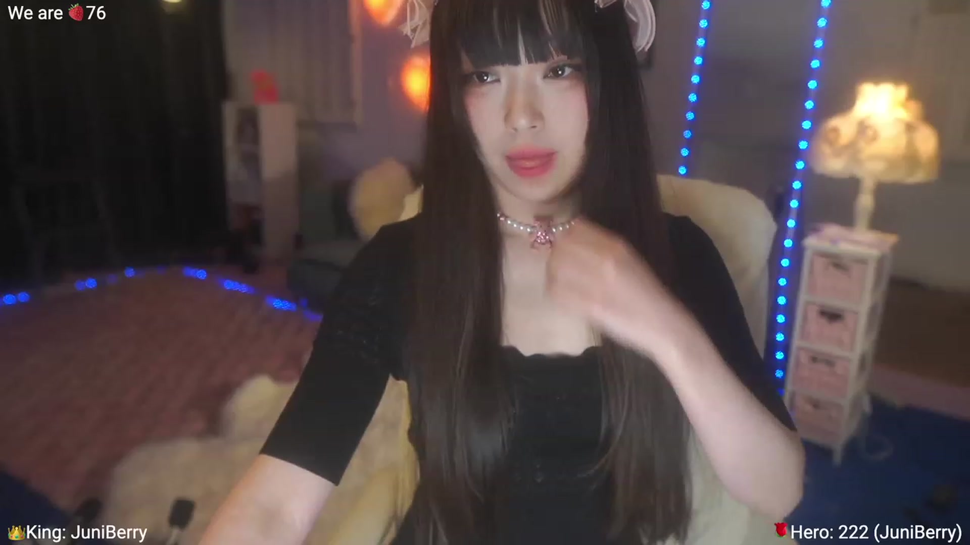 Gallery image thumbnail from AcaiBerry's myfreecams stream on, 06/01/2023, 04:36 image 3 of 20