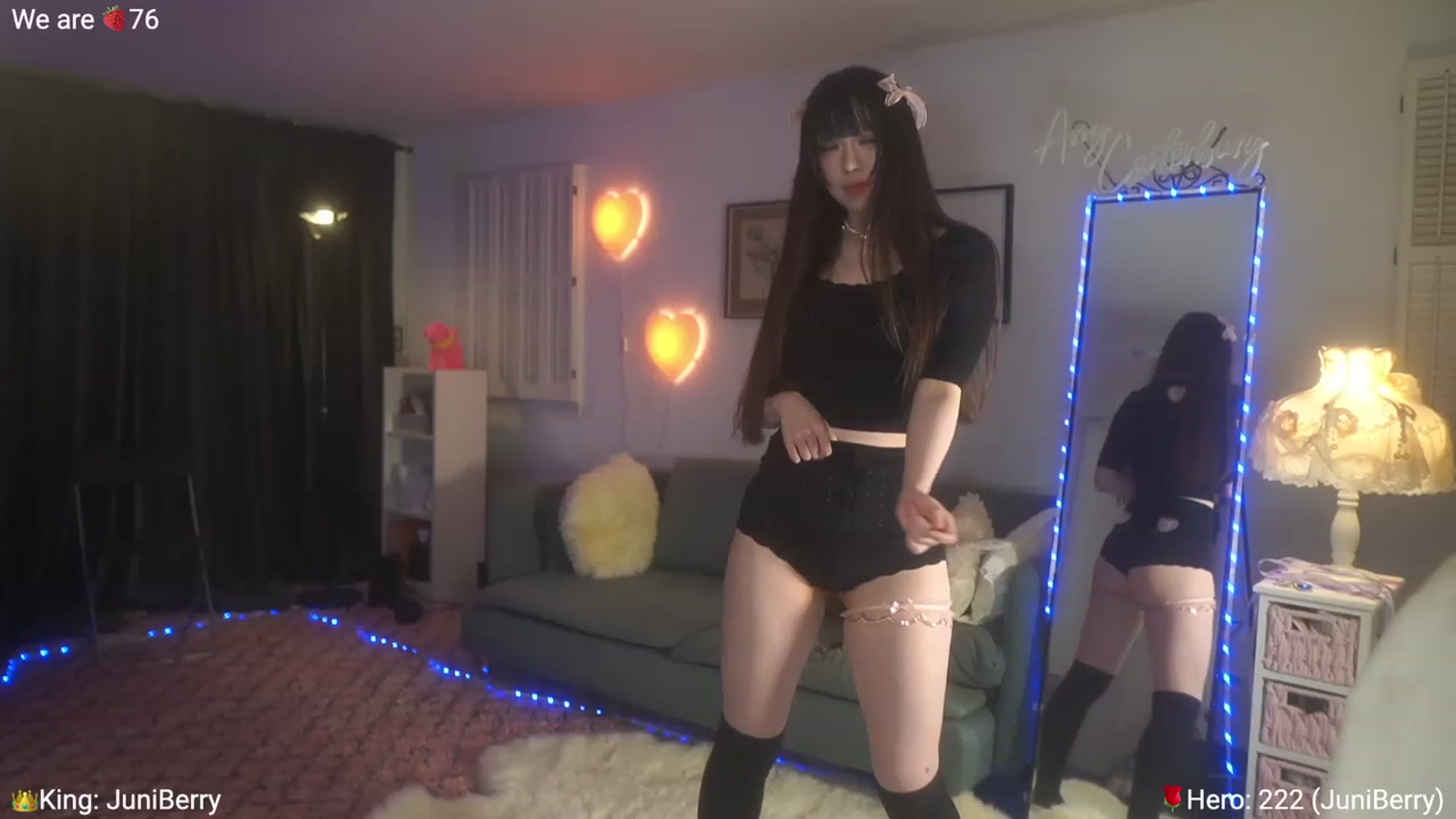 Gallery image thumbnail from AcaiBerry's myfreecams stream on, 06/01/2023, 04:36 image 7 of 20