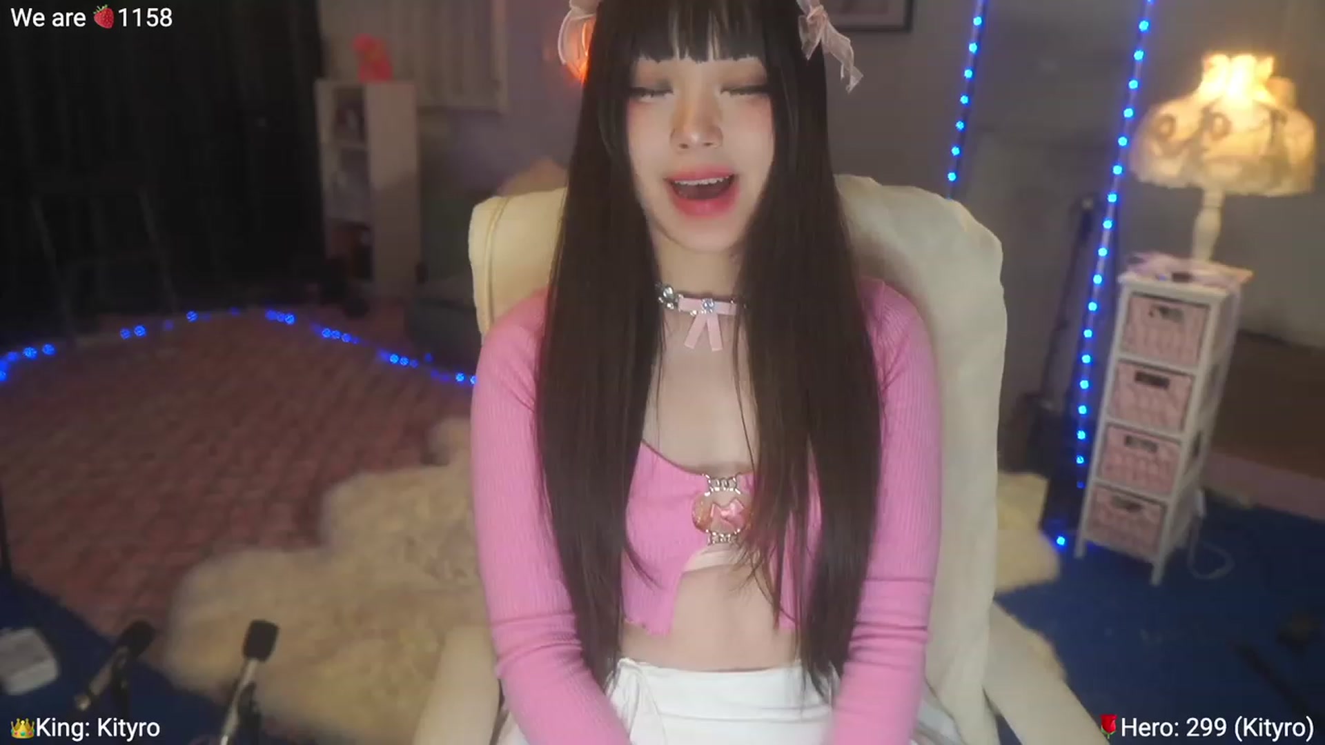 Gallery image thumbnail from AcaiBerry's myfreecams stream on, 06/03/2023, 04:40 image 1 of 20