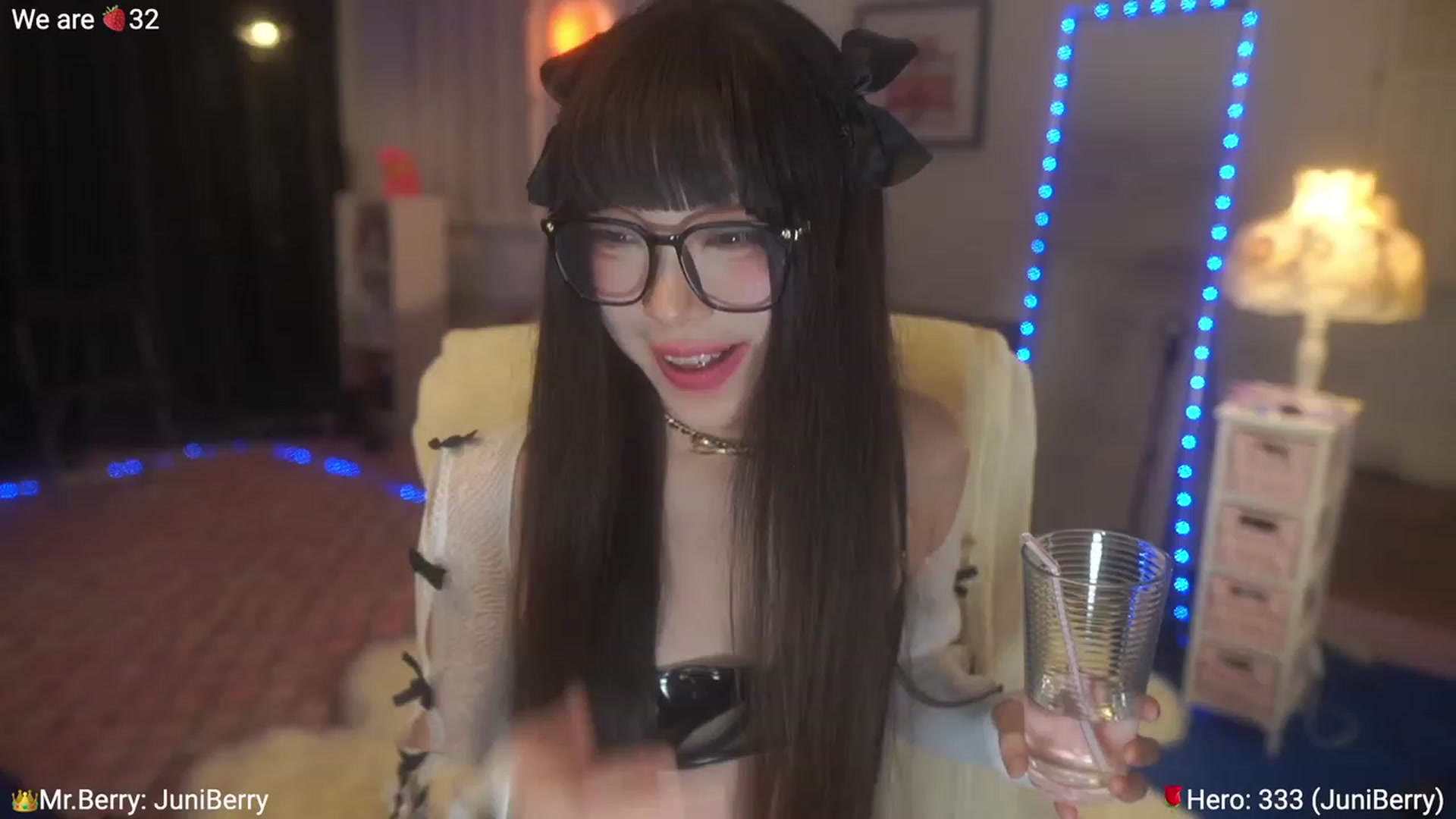 Gallery image thumbnail from AcaiBerry's myfreecams stream on, 06/15/2023, 04:51 image 9 of 20