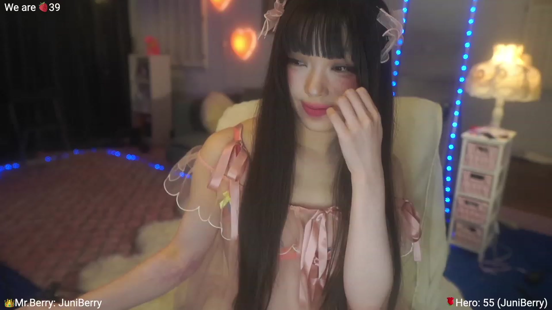 Gallery image thumbnail from AcaiBerry's myfreecams stream on, 06/17/2023, 03:43 image 7 of 20