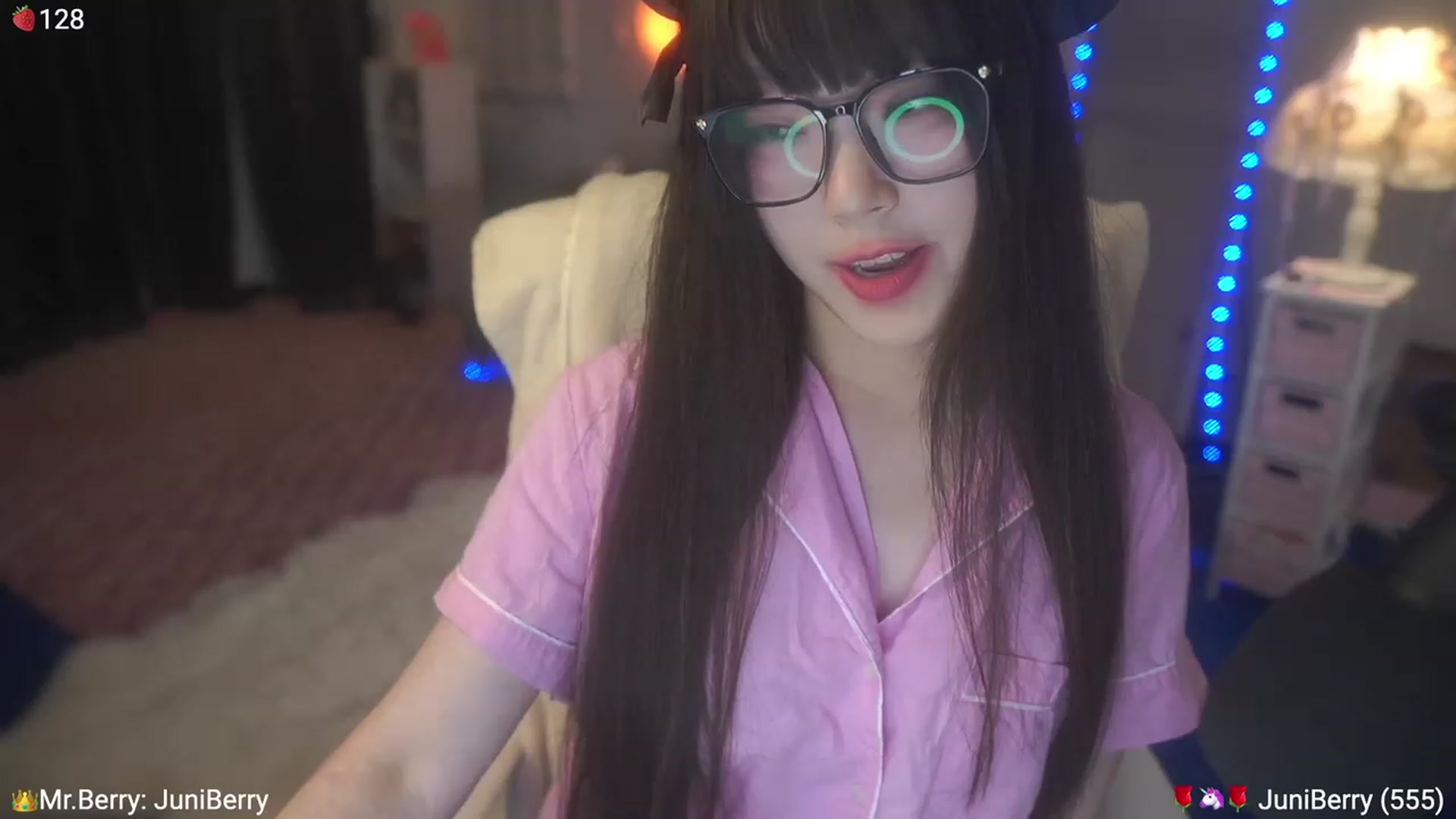 Gallery image thumbnail from AcaiBerry's myfreecams stream on, 07/13/2023, 06:51 image 4 of 20