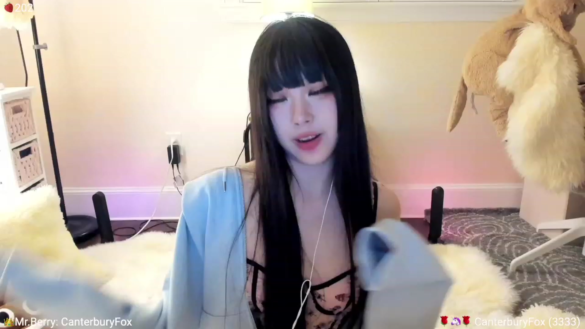 Gallery image thumbnail from AcaiBerry's myfreecams stream on, 08/10/2023, 06:03 image 2 of 20