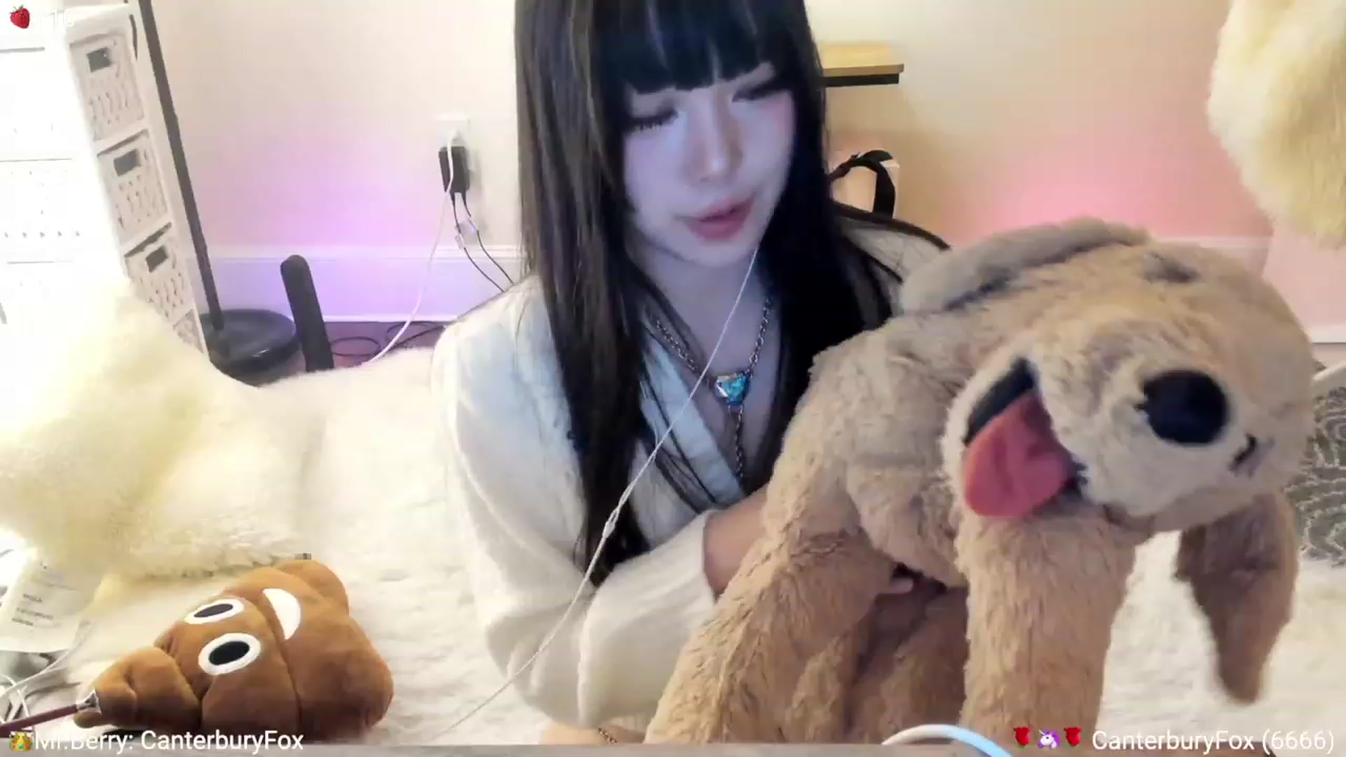 Gallery image thumbnail from AcaiBerry's myfreecams stream on, 08/12/2023, 07:37 image 18 of 20