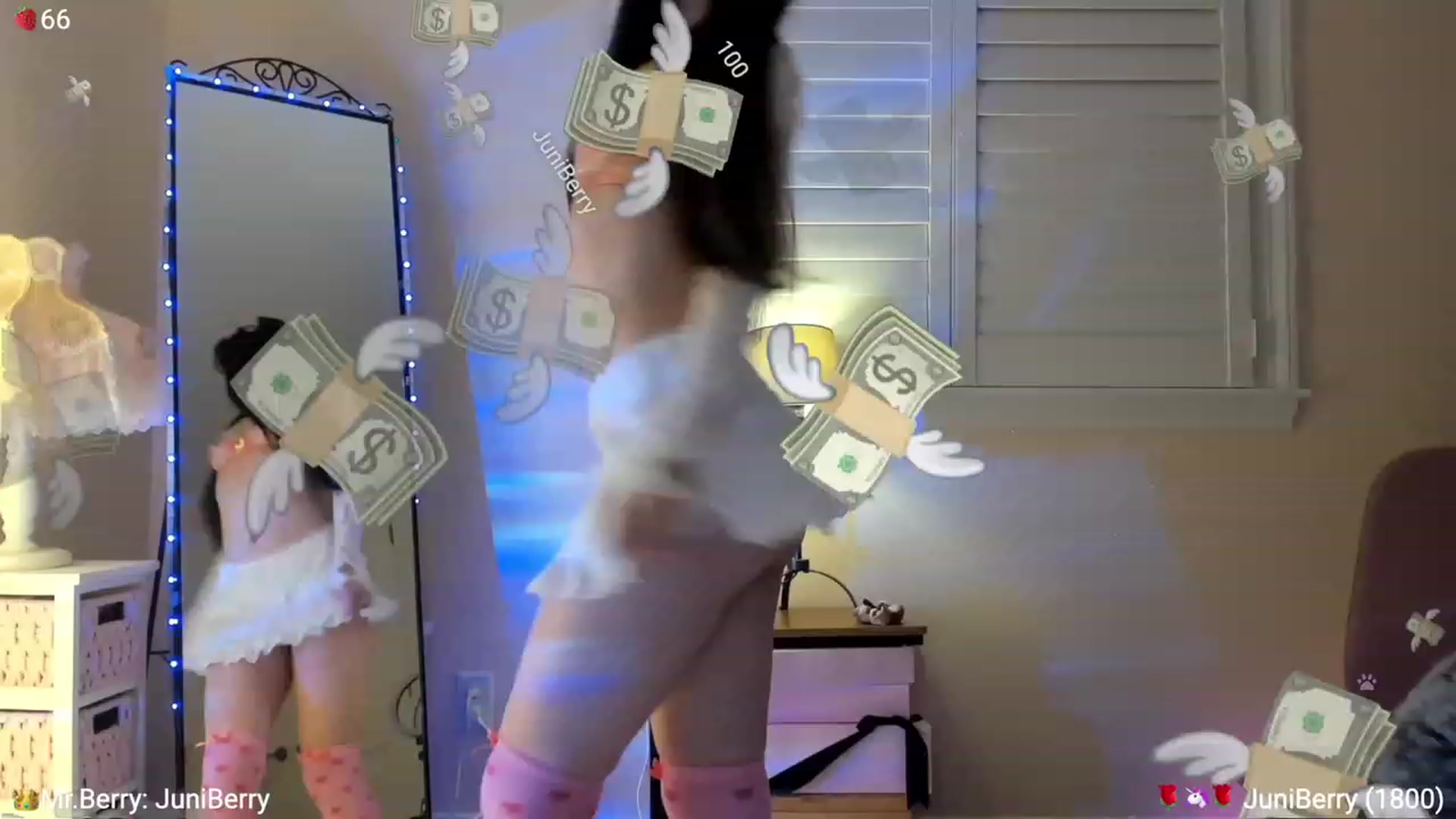 Gallery image thumbnail from AcaiBerry's myfreecams stream on, 08/19/2023, 04:23 image 17 of 20