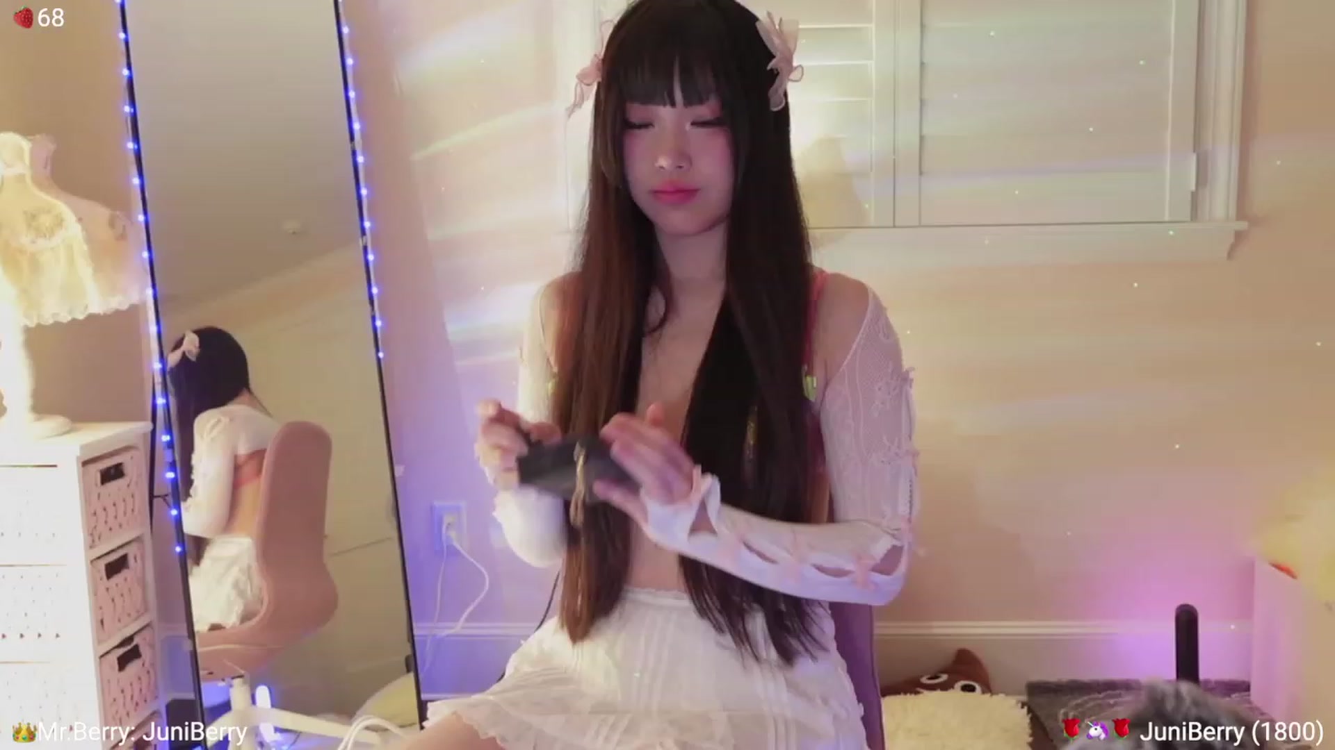 Gallery image thumbnail from AcaiBerry's myfreecams stream on, 08/19/2023, 04:23 image 5 of 20