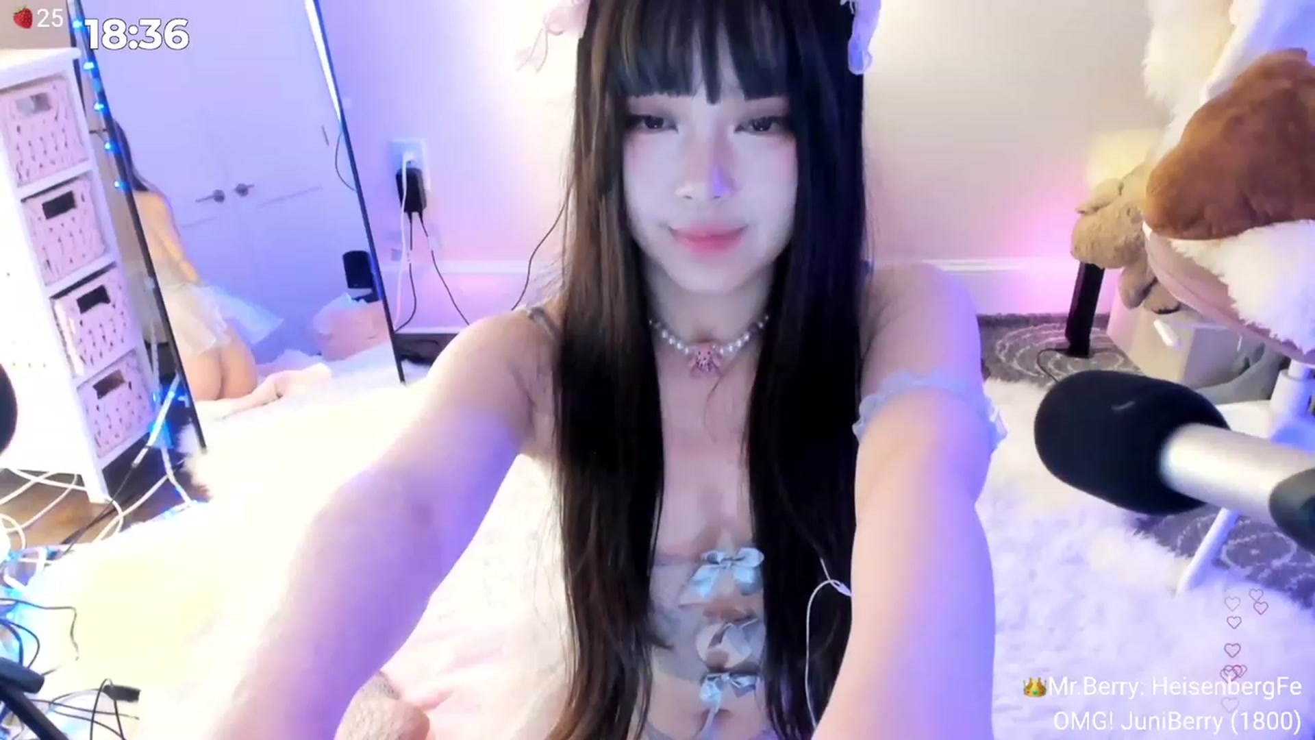 Gallery image thumbnail from AcaiBerry's myfreecams stream on, 09/23/2023, 06:33 image 12 of 20
