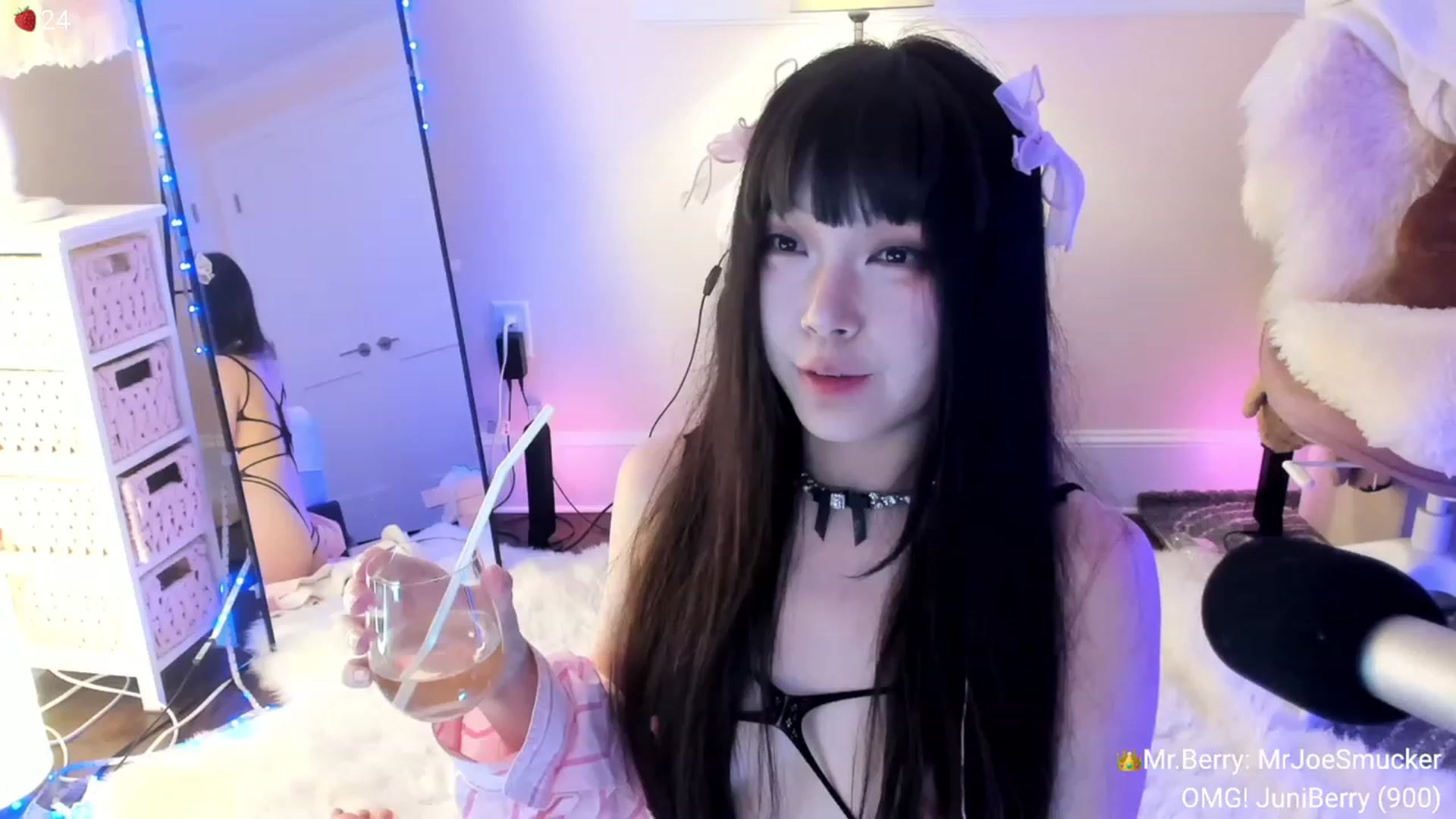 Gallery image thumbnail from AcaiBerry's myfreecams stream on, 09/24/2023, 07:19 image 16 of 20