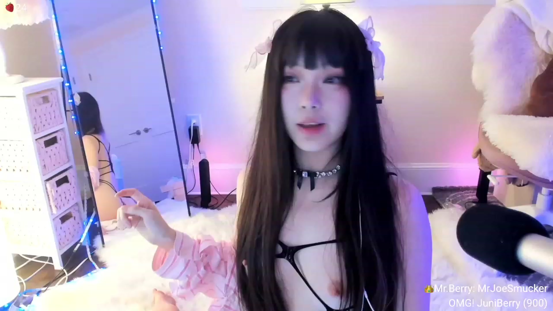 Gallery image thumbnail from AcaiBerry's myfreecams stream on, 09/24/2023, 07:19 image 15 of 20