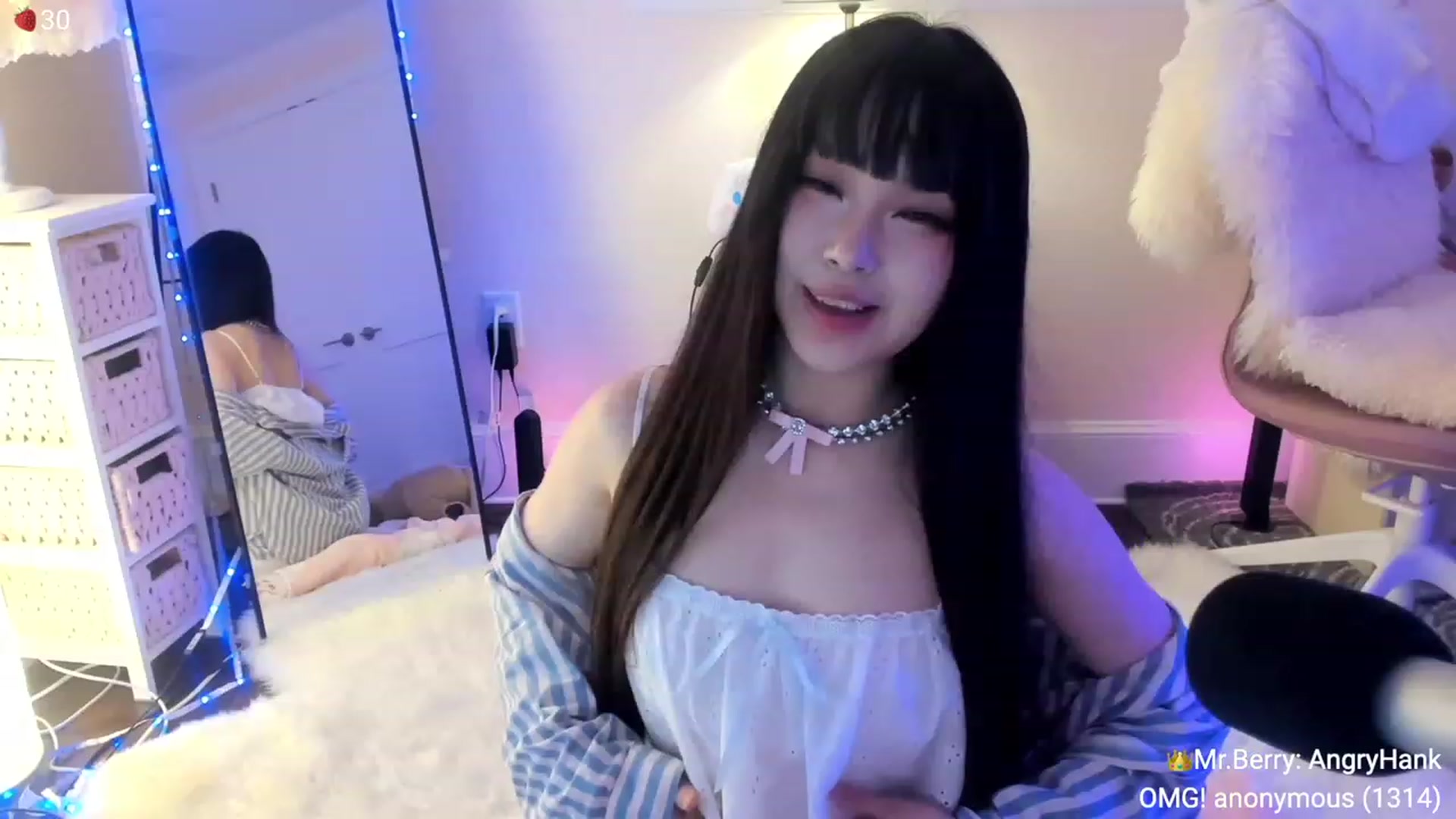 Gallery image thumbnail from AcaiBerry's myfreecams stream on, 09/28/2023, 05:55 image 15 of 20