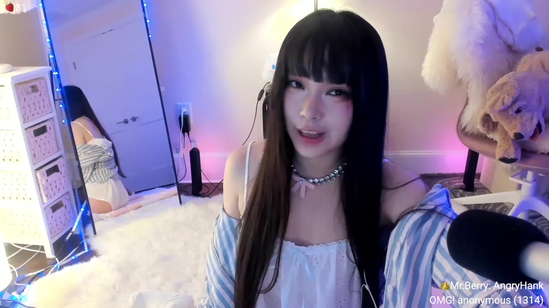 Gallery image thumbnail from AcaiBerry's myfreecams stream on, 09/28/2023, 05:55 image 10 of 20