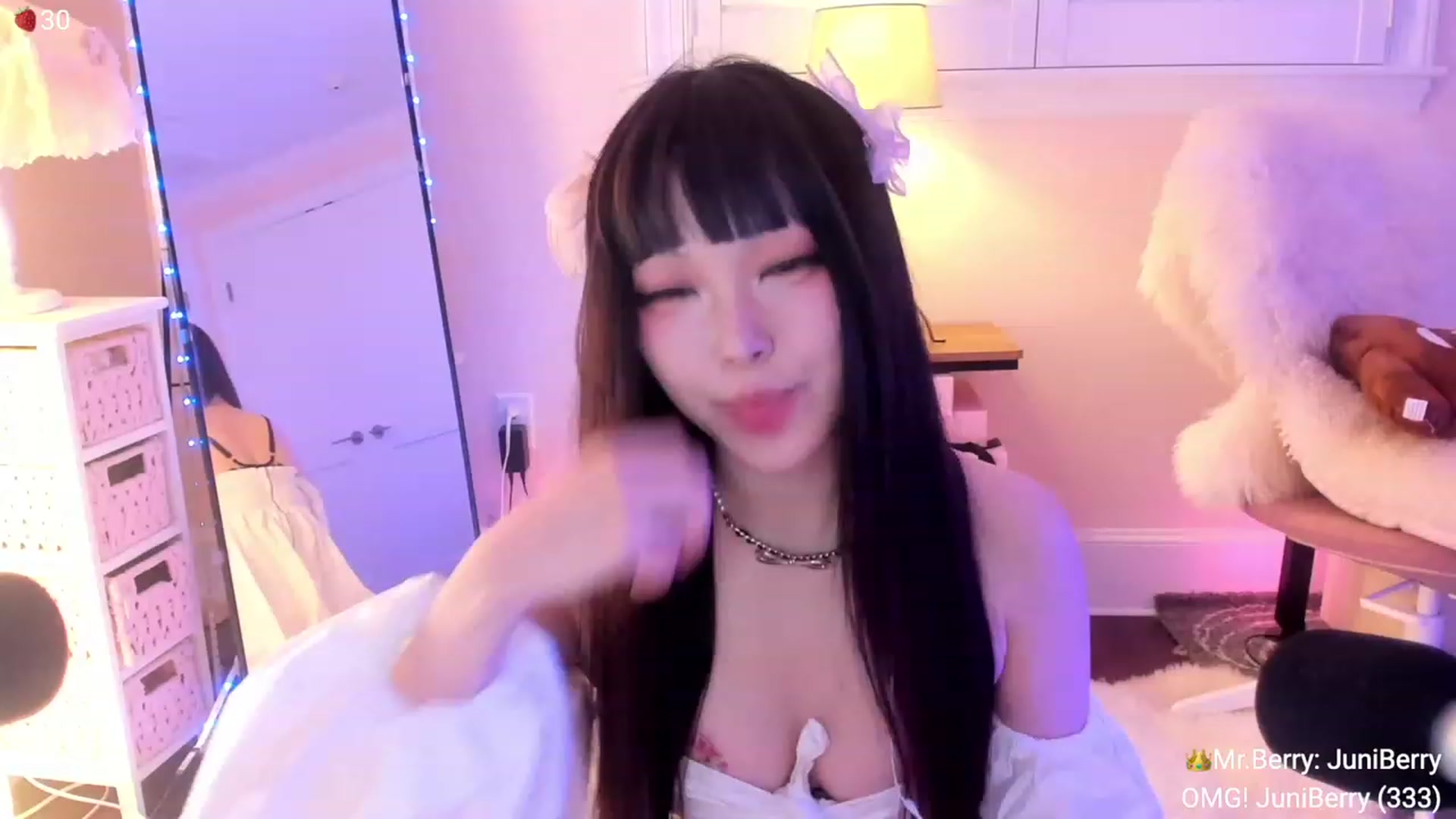 Gallery image thumbnail from AcaiBerry's myfreecams stream on, 09/30/2023, 04:50 image 1 of 20