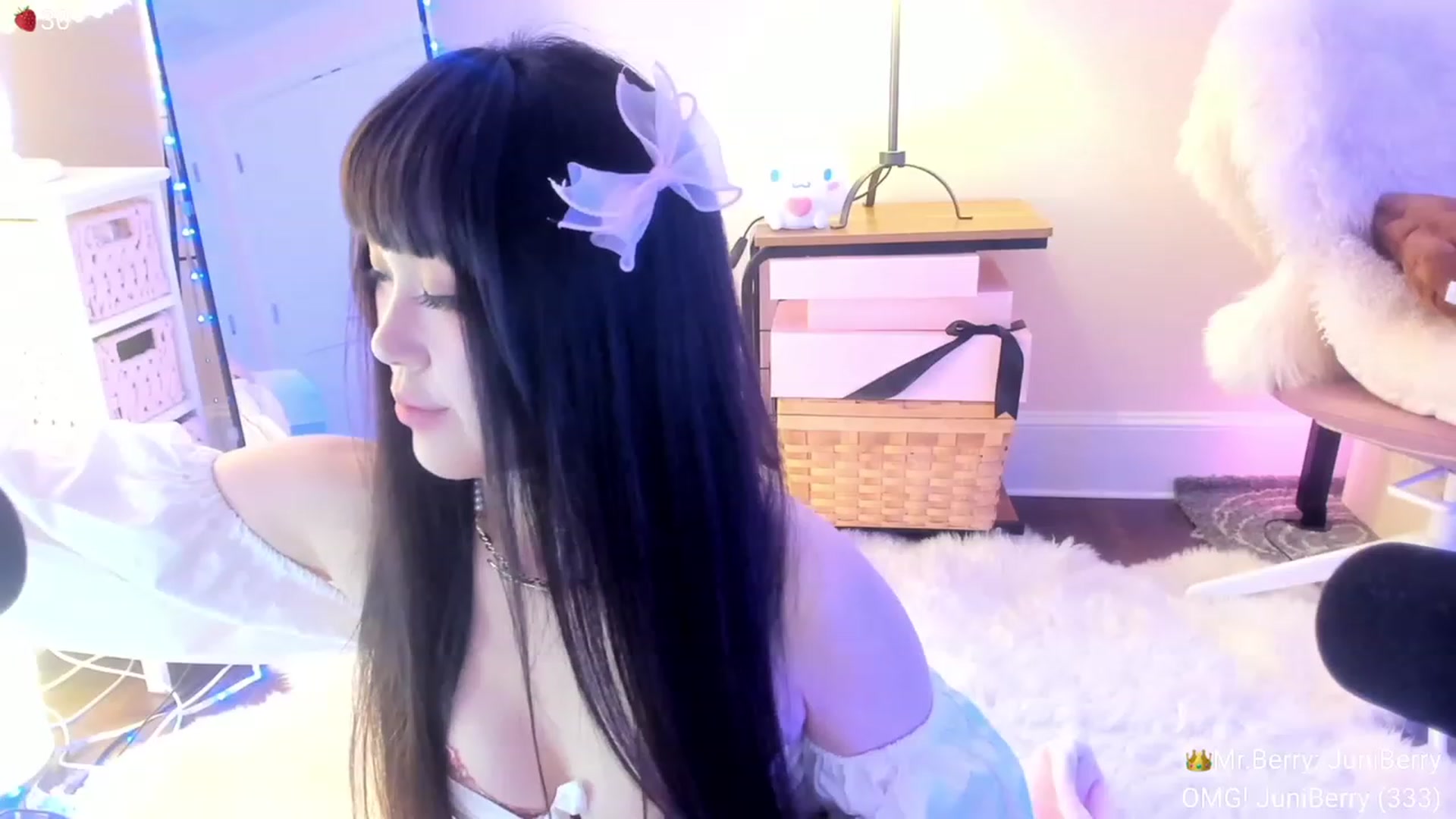 Gallery image thumbnail from AcaiBerry's myfreecams stream on, 09/30/2023, 04:50 image 7 of 20