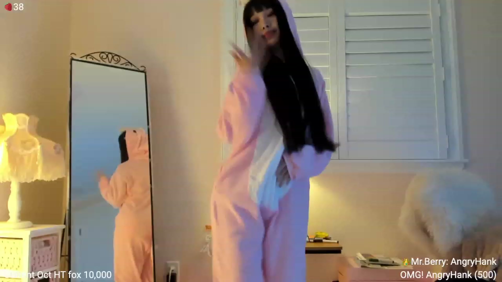 Gallery image thumbnail from AcaiBerry's myfreecams stream on, 10/08/2023, 04:15 image 3 of 20