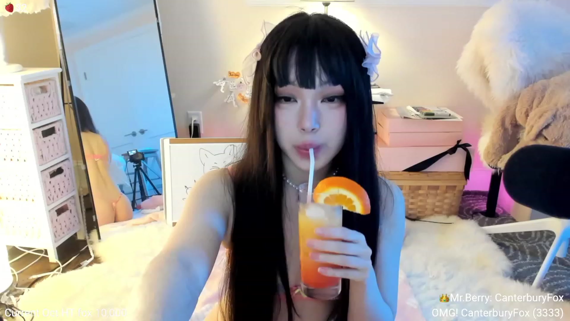 Gallery image thumbnail from AcaiBerry's myfreecams stream on, 10/08/2023, 06:49 image 11 of 20