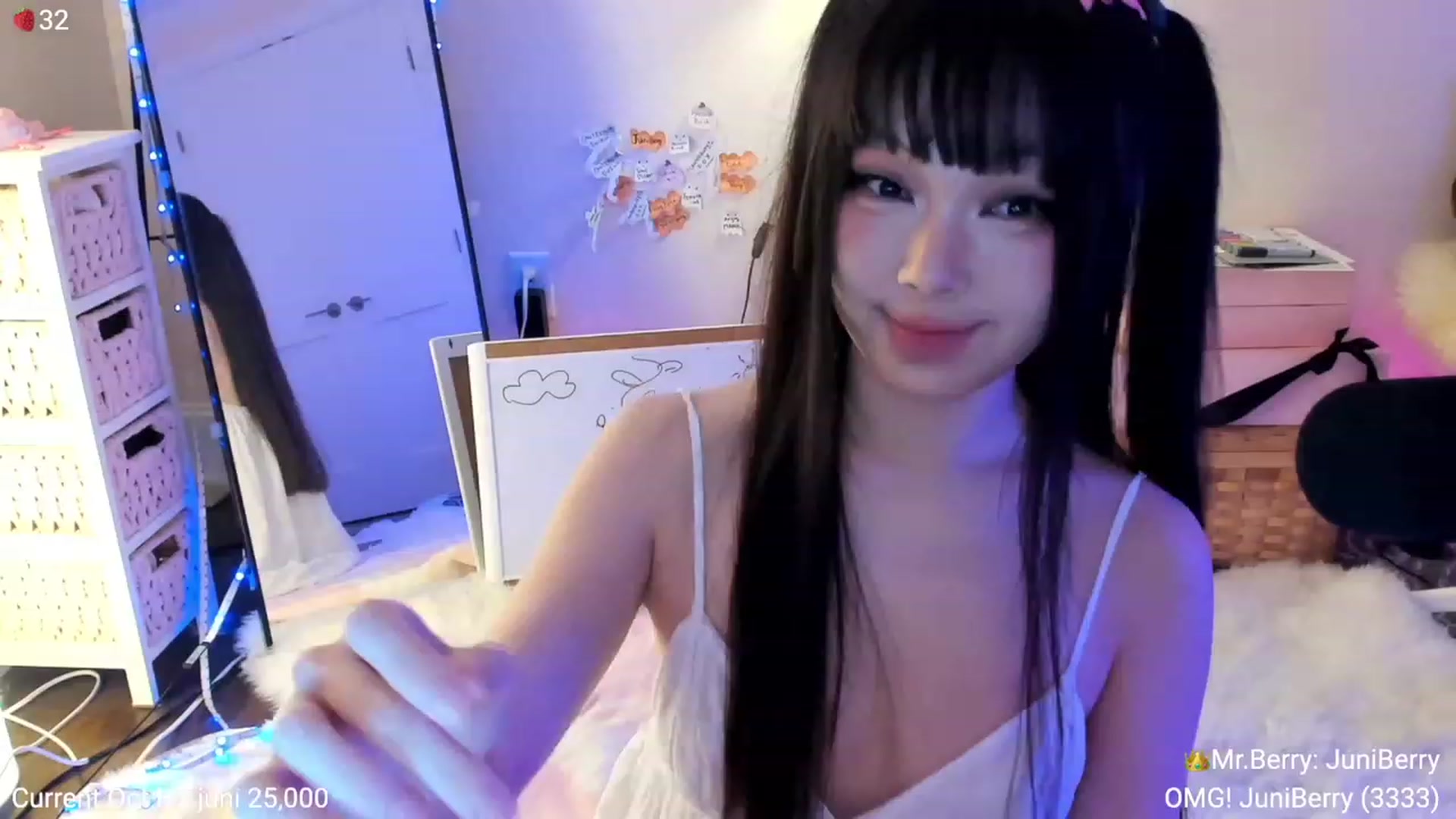 Gallery image thumbnail from AcaiBerry's myfreecams stream on, 10/19/2023, 06:04 image 5 of 20