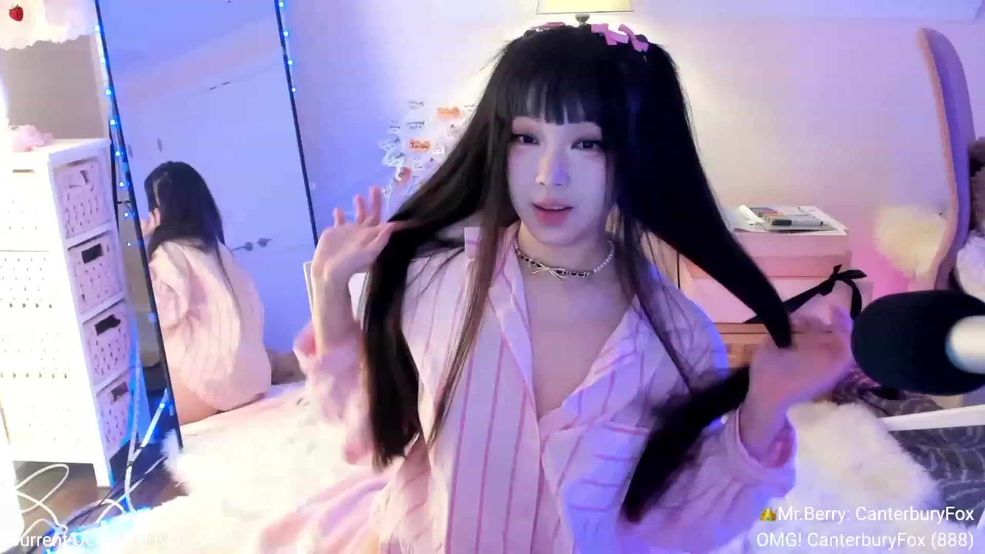 Gallery image thumbnail from AcaiBerry's myfreecams stream on, 10/22/2023, 04:06 image 14 of 20