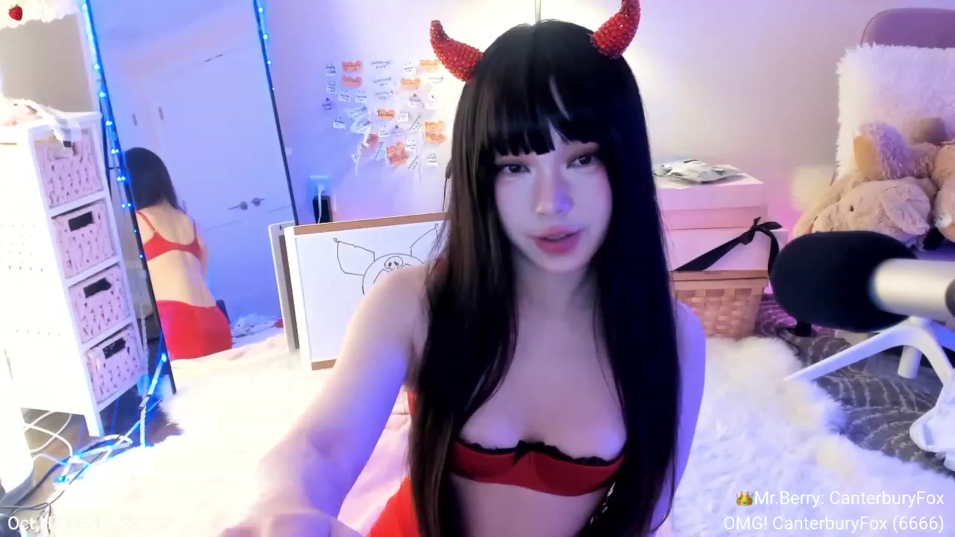 Gallery image thumbnail from AcaiBerry's myfreecams stream on, 10/28/2023, 07:17 image 7 of 20