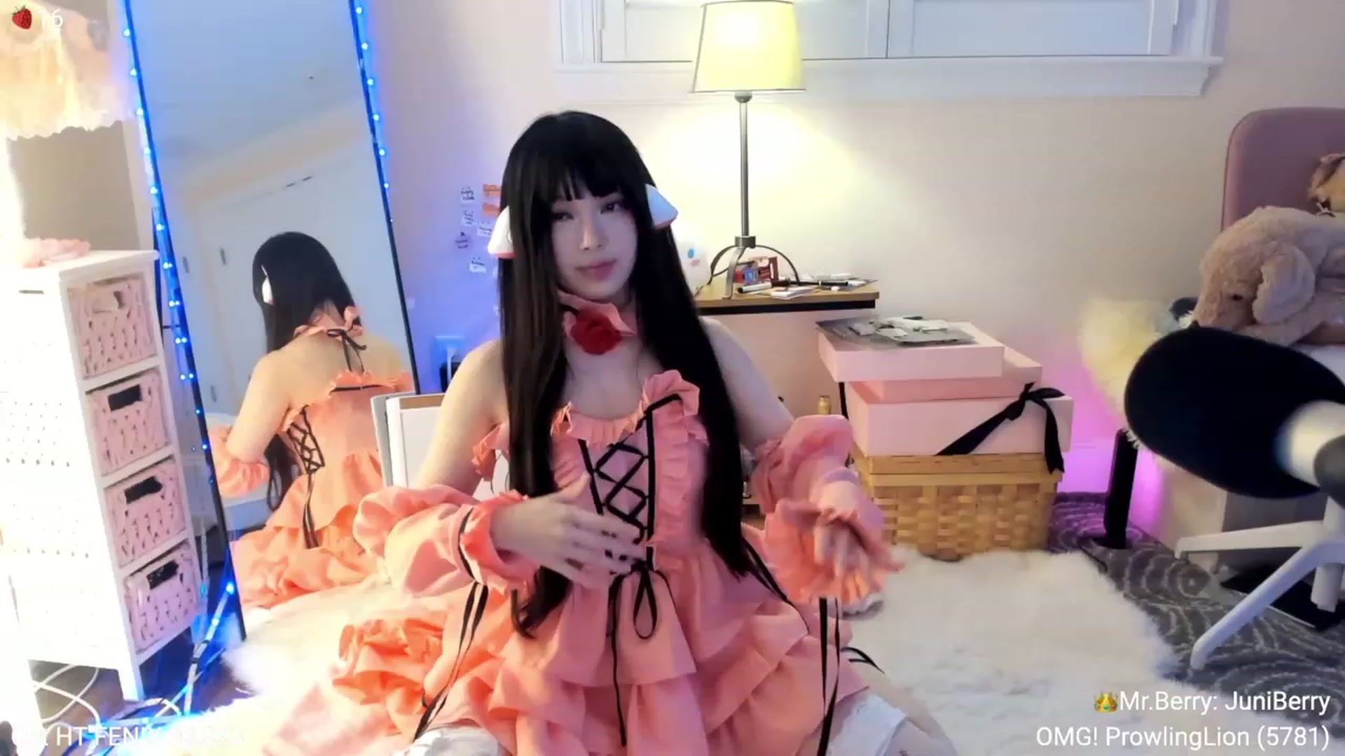 Gallery image thumbnail from AcaiBerry's myfreecams stream on, 10/29/2023, 07:00 image 12 of 20