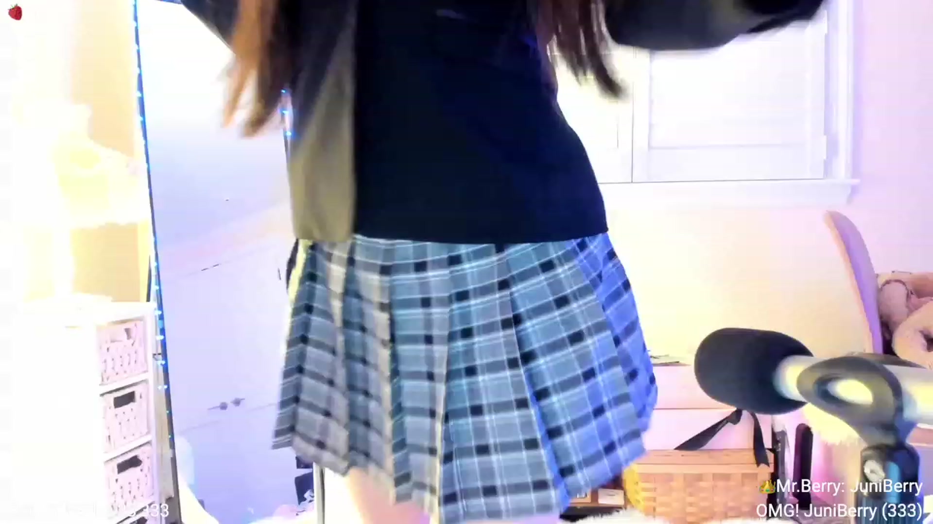 Gallery image thumbnail from AcaiBerry's myfreecams stream on, 11/01/2023, 04:10 image 1 of 20