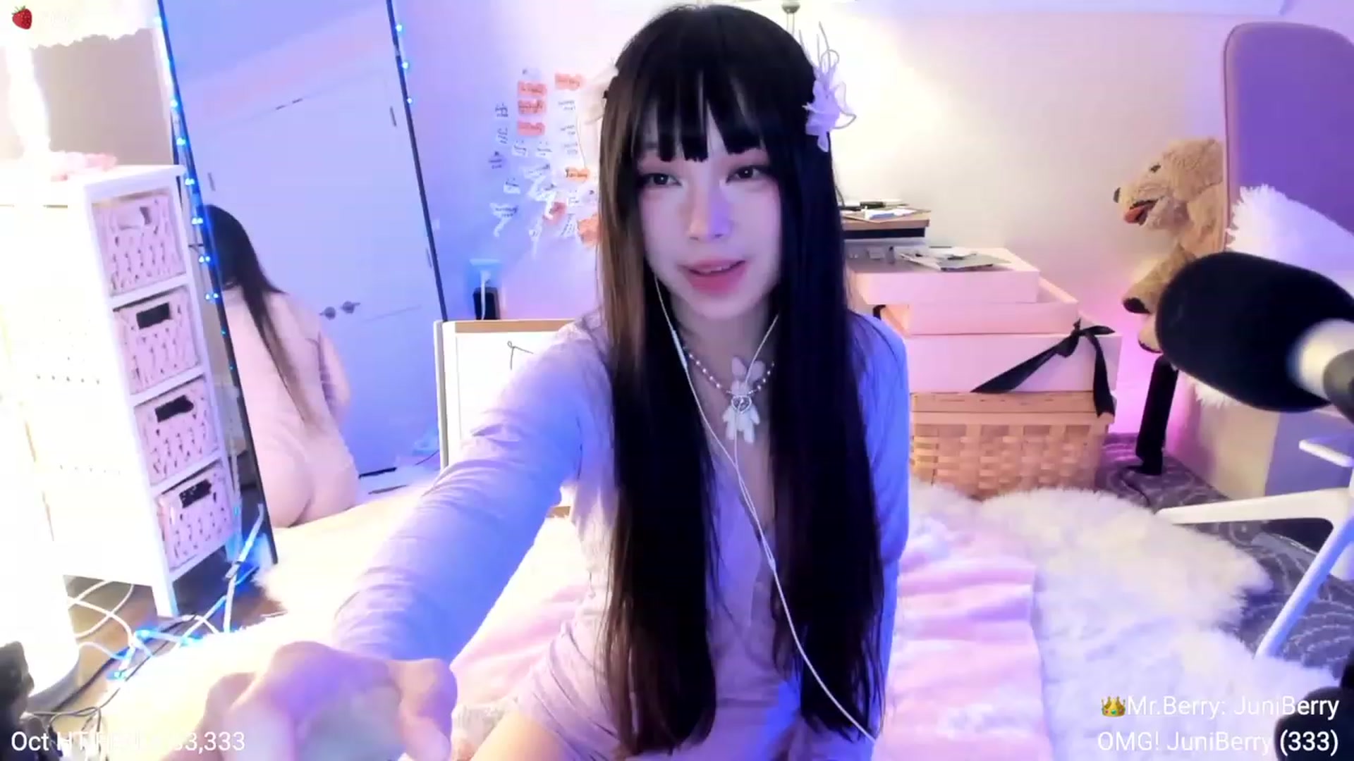 Gallery image thumbnail from AcaiBerry's myfreecams stream on, 11/02/2023, 04:23 image 12 of 20