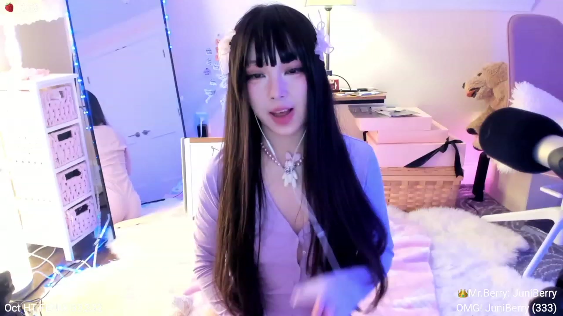Gallery image thumbnail from AcaiBerry's myfreecams stream on, 11/02/2023, 04:23 image 6 of 20