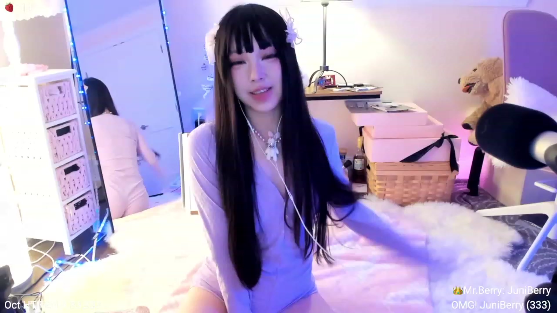 Gallery image thumbnail from AcaiBerry's myfreecams stream on, 11/02/2023, 04:23 image 13 of 20