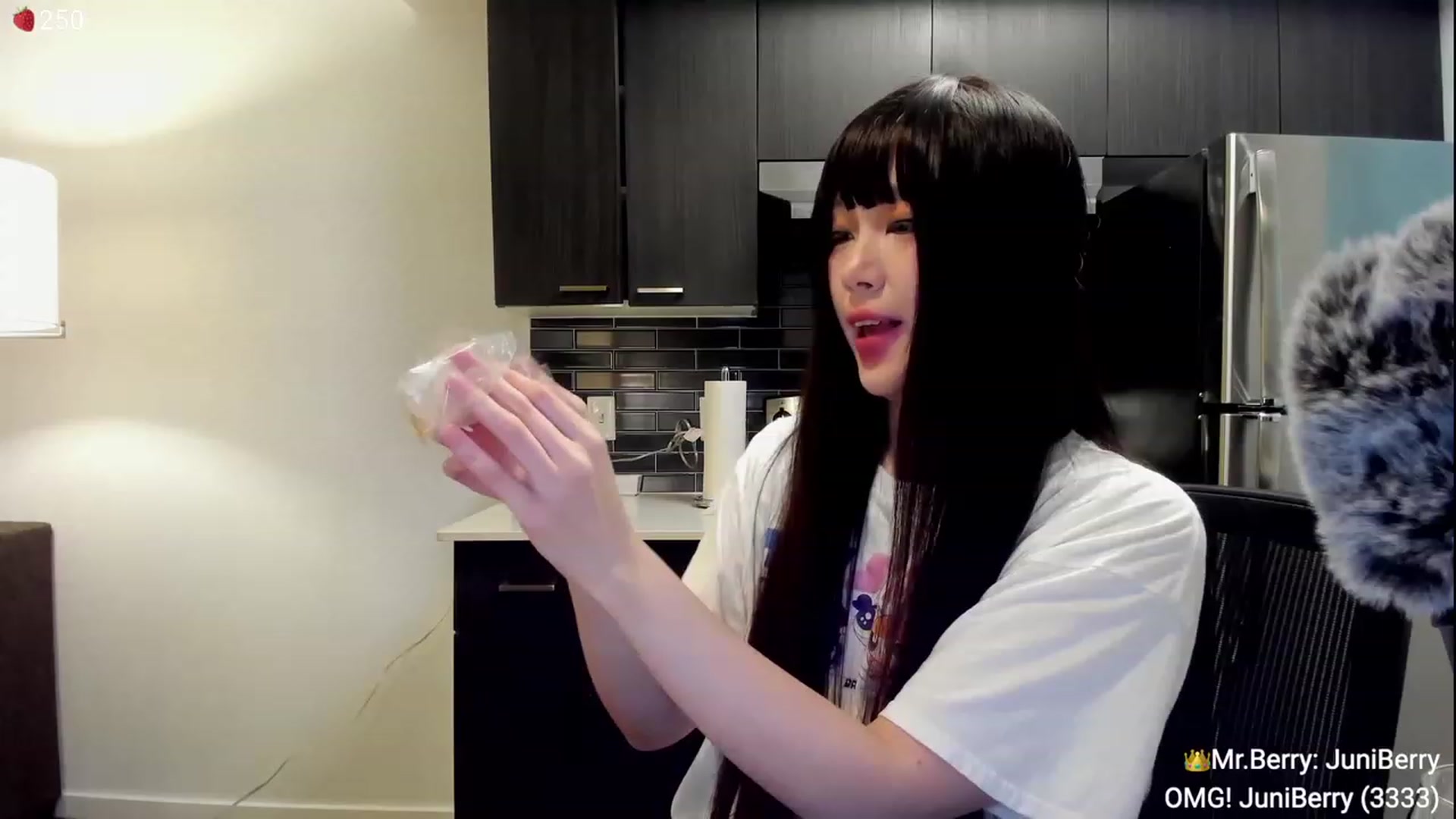 Gallery image thumbnail from AcaiBerry's myfreecams stream on, 11/04/2023, 04:44 image 11 of 20