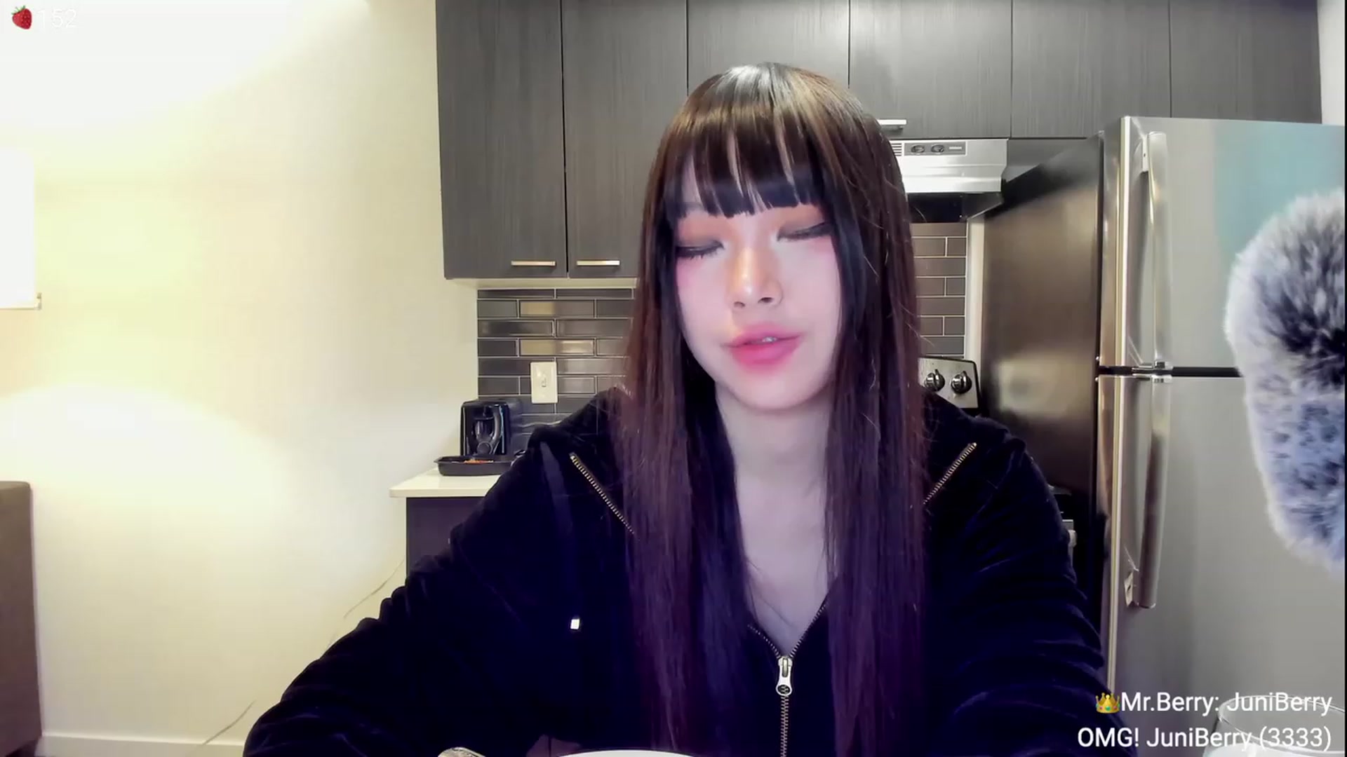 Gallery image thumbnail from AcaiBerry's myfreecams stream on, 11/04/2023, 06:50 image 9 of 20