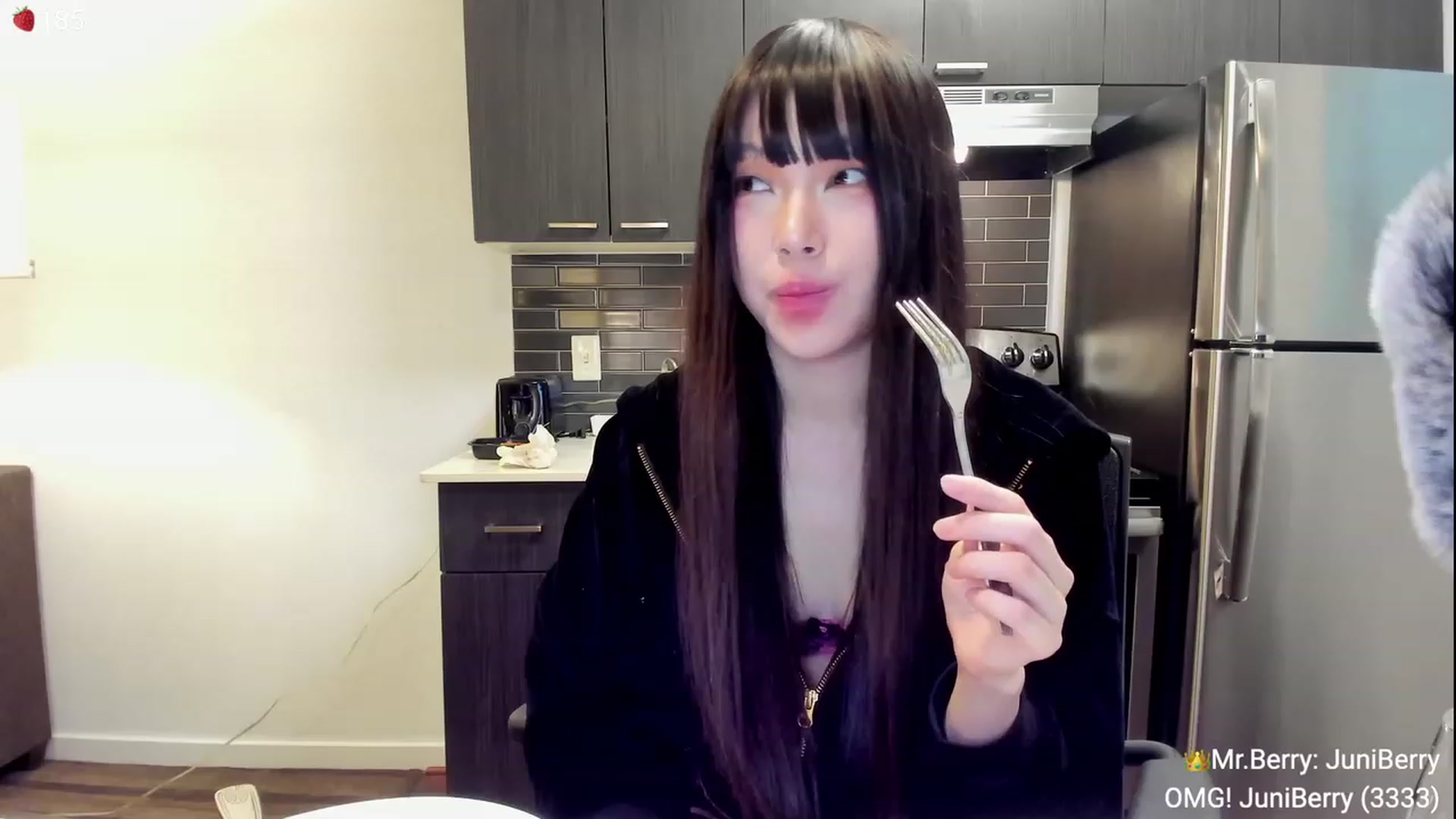 Gallery image thumbnail from AcaiBerry's myfreecams stream on, 11/04/2023, 06:50 image 2 of 20