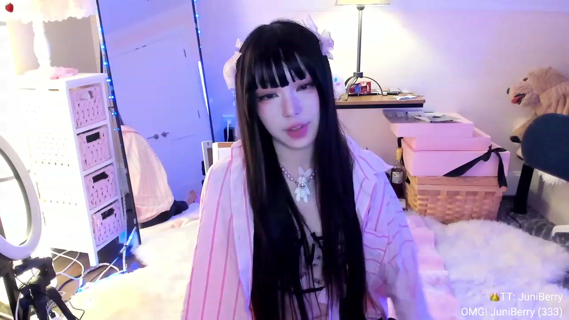 Gallery image thumbnail from AcaiBerry's myfreecams stream on, 11/05/2023, 06:17 image 3 of 20