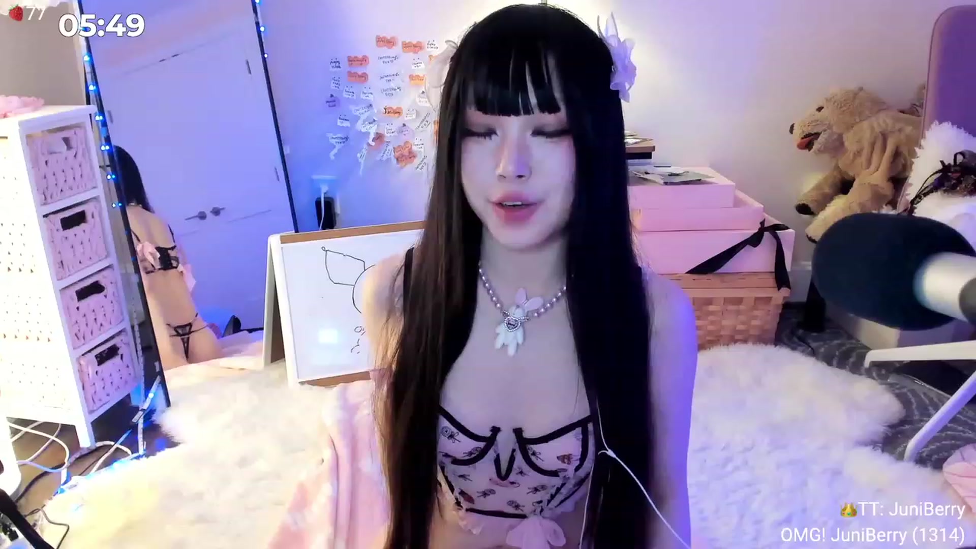 Gallery image thumbnail from AcaiBerry's myfreecams stream on, 11/05/2023, 07:16 image 11 of 20