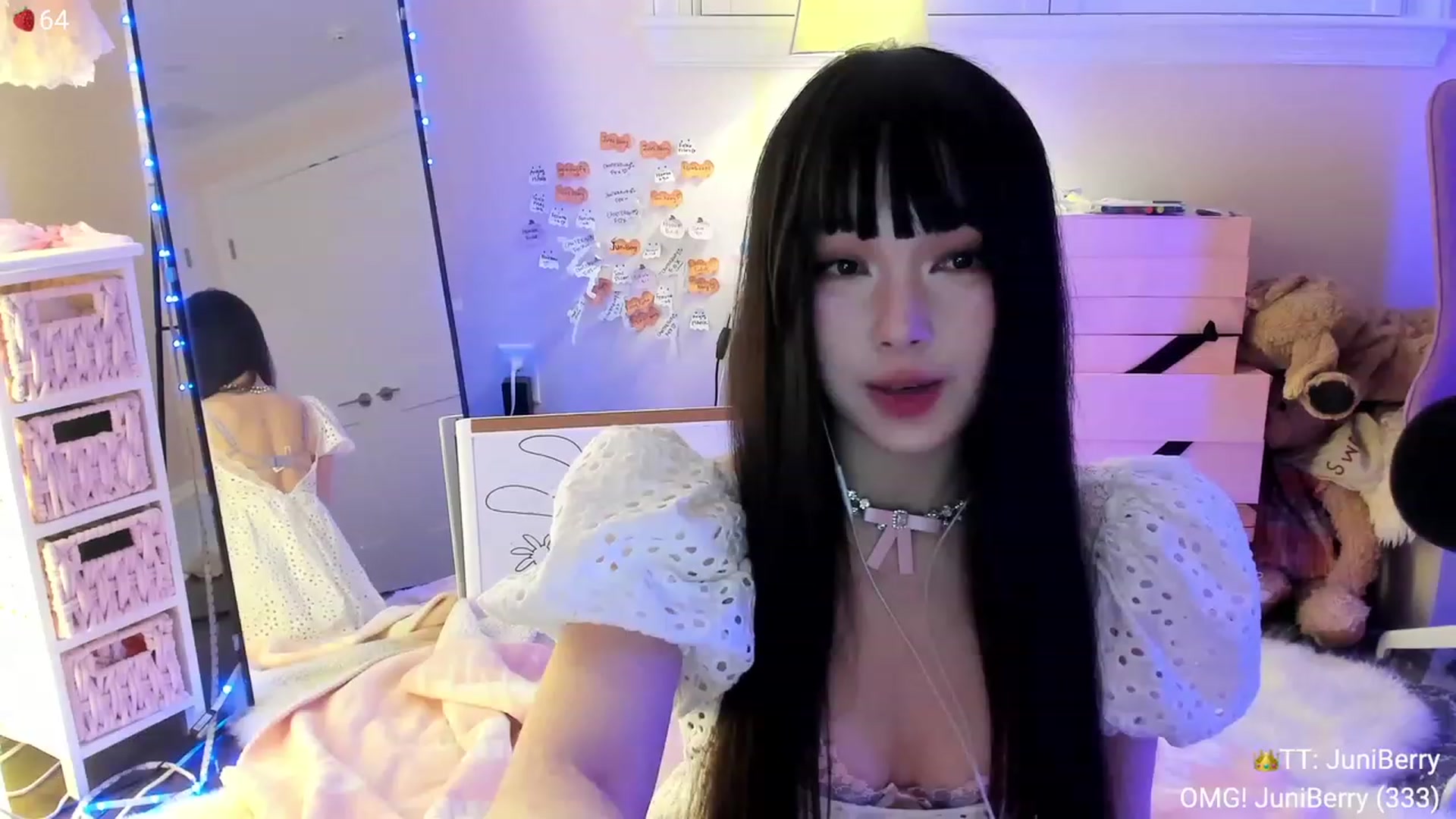 Gallery image thumbnail from AcaiBerry's myfreecams stream on, 11/16/2023, 07:34 image 1 of 20