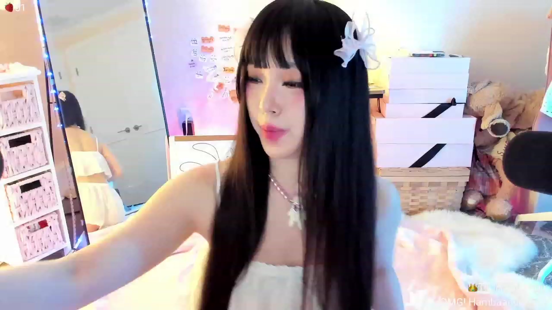 Gallery image thumbnail from AcaiBerry's myfreecams stream on, 11/19/2023, 06:48 image 14 of 20